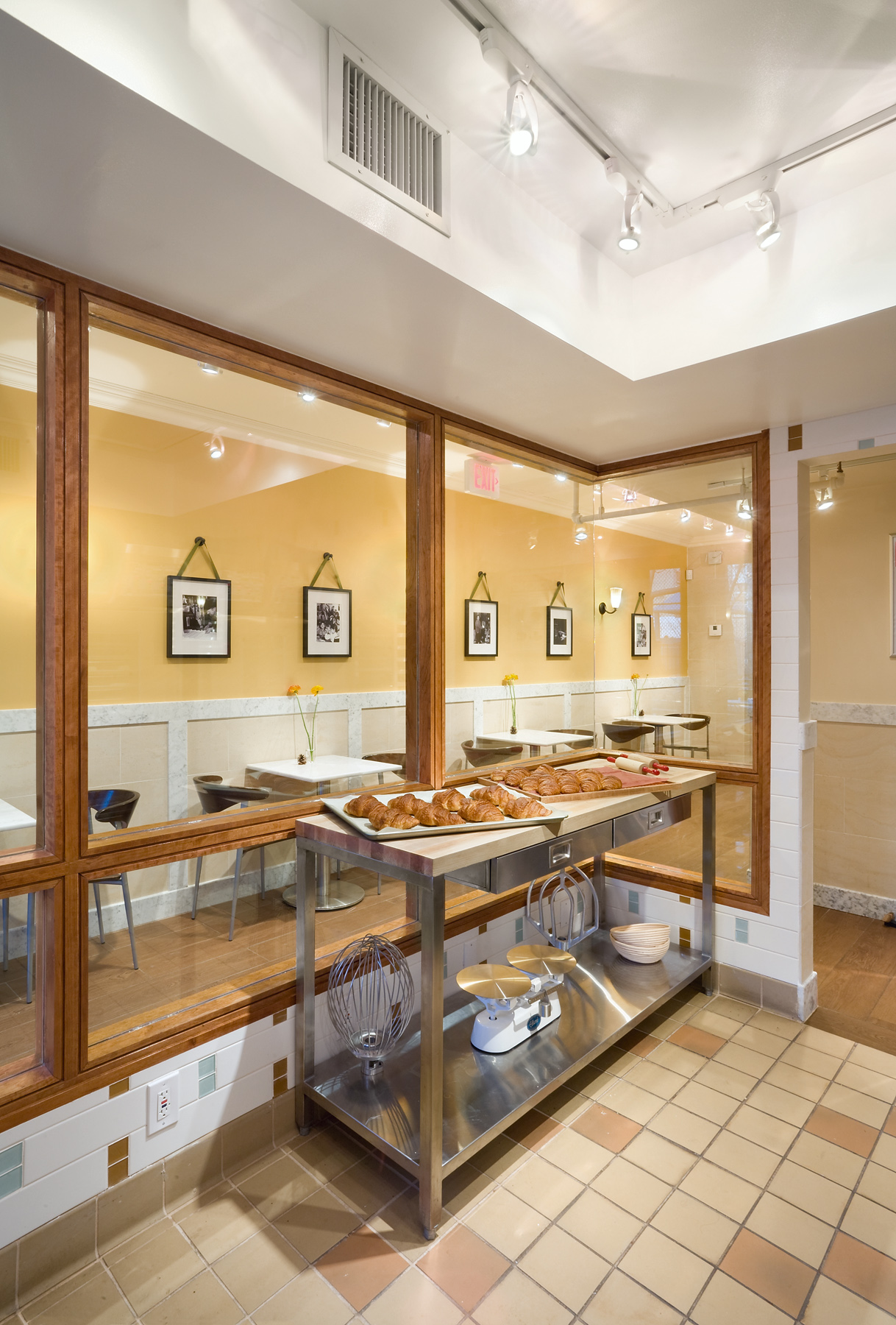 Rheon Cafe. Tobin Parnes Design. NYC. Hospitality Design. Restaurant. Cafe. Bakery.