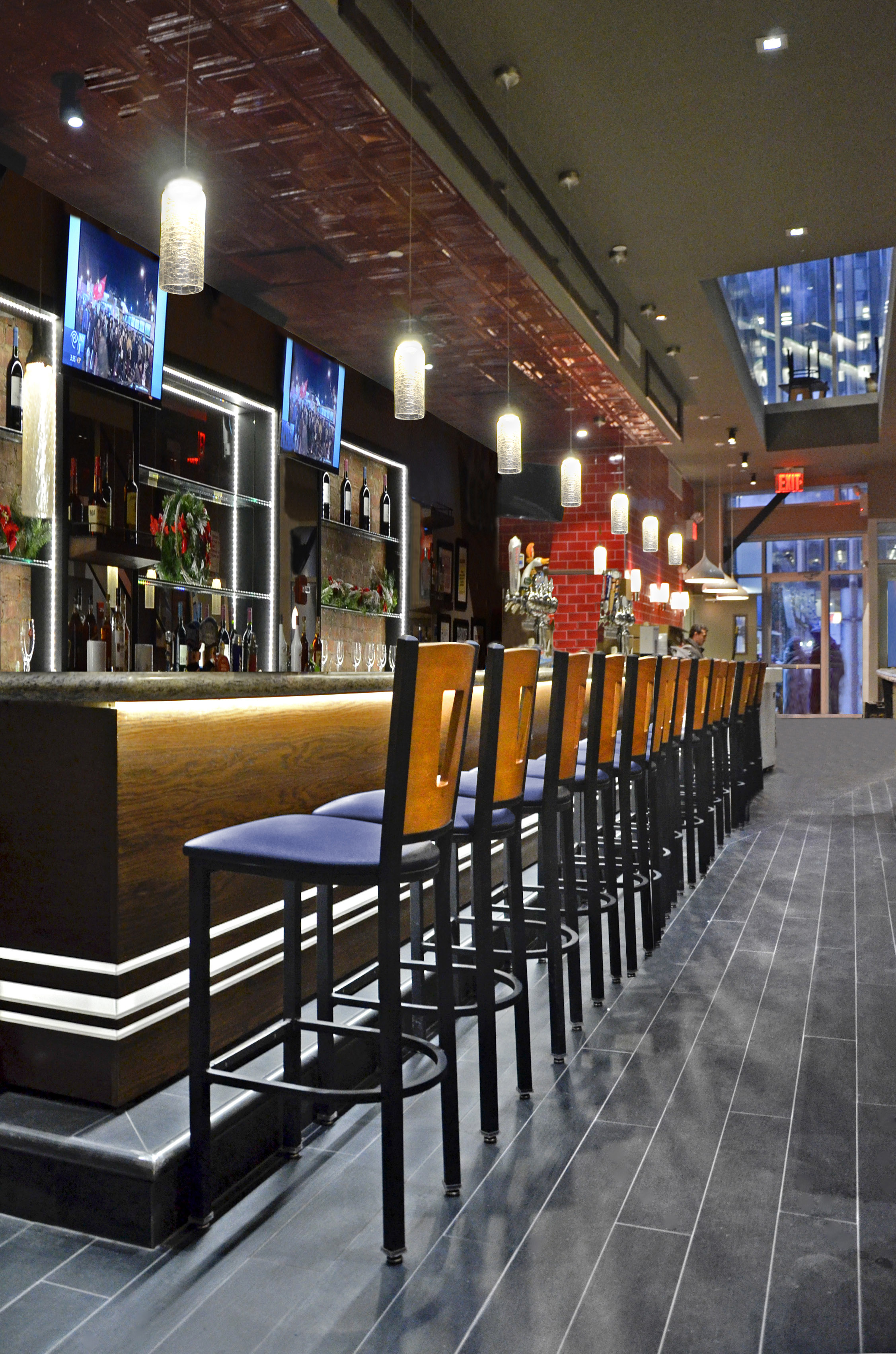 TGI Friday's. Tobin Parnes Design. NYC. Hospitality Design. Restaurant. Bar Area.