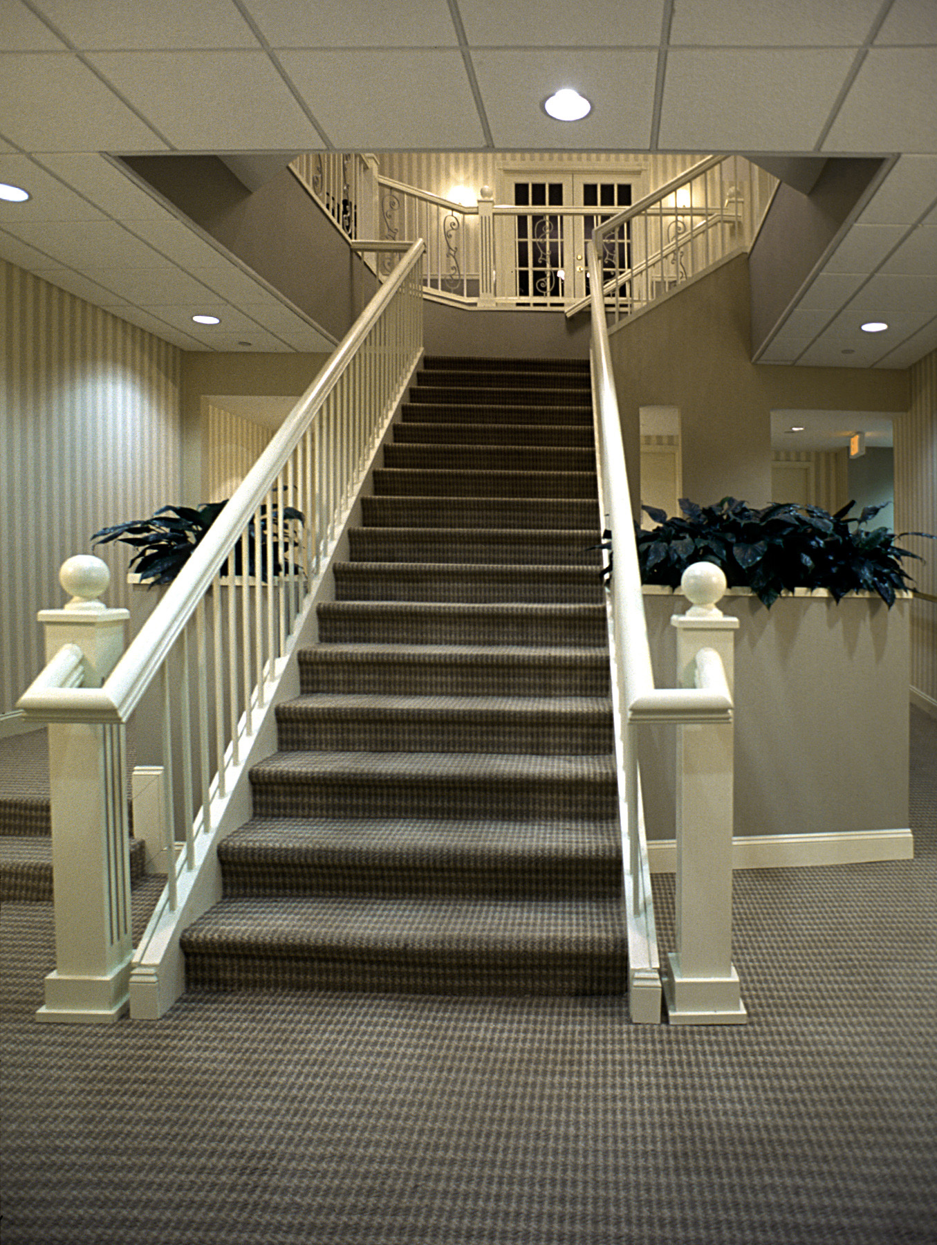 Southhamton Inn. Tobin Parnes Design. NY. Hospitality Design. Stair Area.