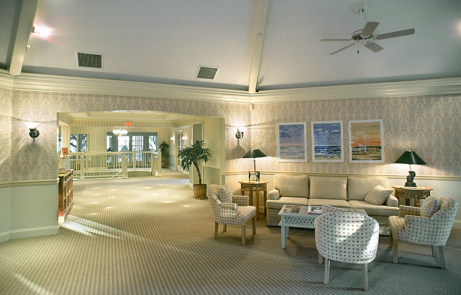 Southhamton Inn. Tobin Parnes Design. NY. Hospitality Design. Lounge Area.