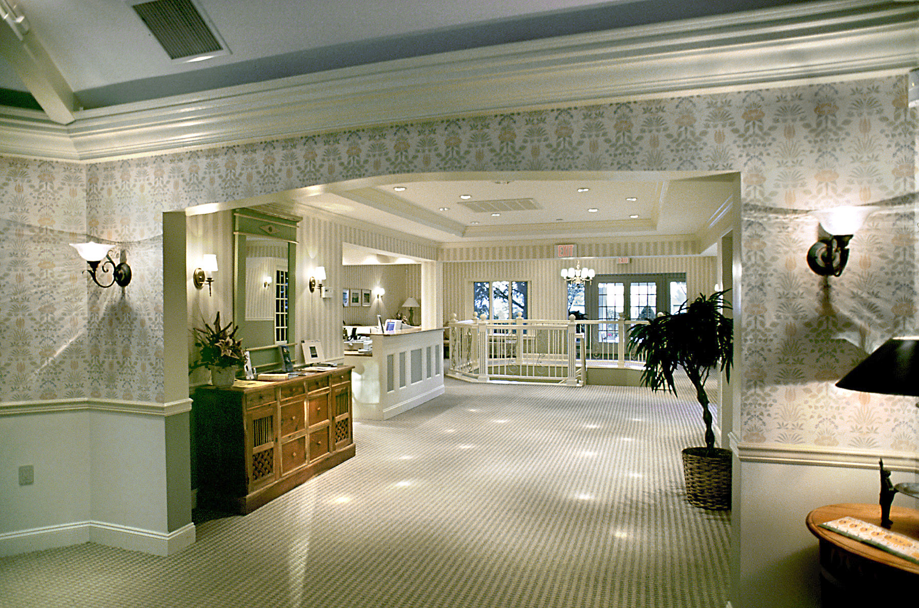 Southhamton Inn. Tobin Parnes Design. NY. Hospitality Design. Lobby.