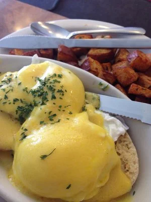 Sausage Benedict.jpg
