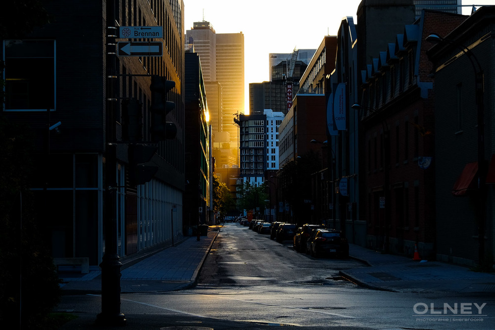 OLNEY-Montreal street at dusk street photography olney photographe sherbrooke