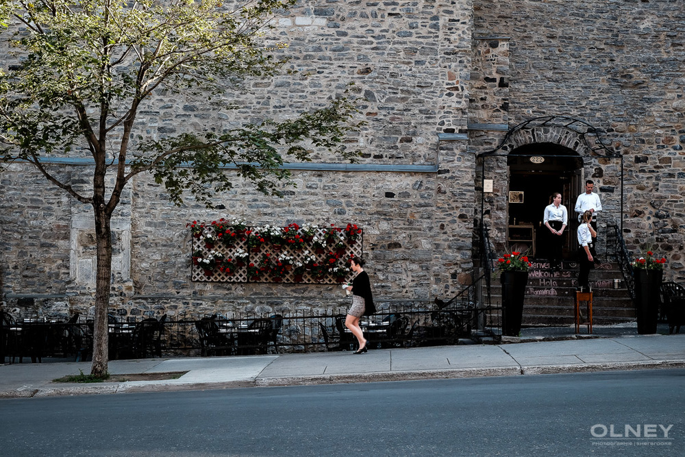 women stroll in montreal streets street photography olney photographe sherbrooke