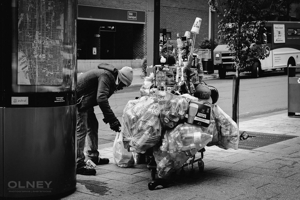 Gathering empty bootles in the Chinatown