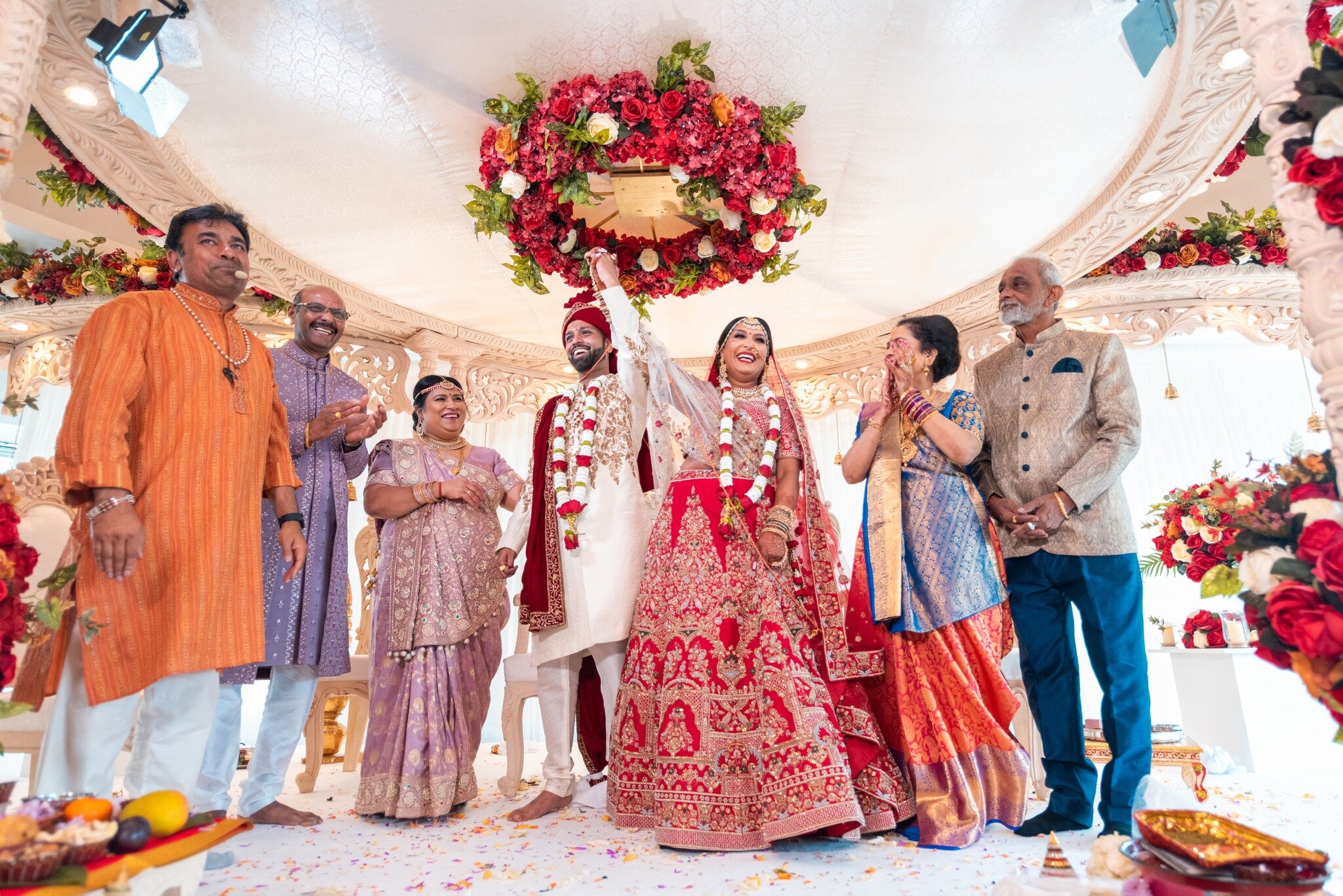 Capturing the perfect shot during a Hindu wedding ceremony requires patience, skill, and a deep understanding of the rituals and customs involved. But when you're able to capture those once-in-a-lifetime moments, the result is truly magical✨

#london