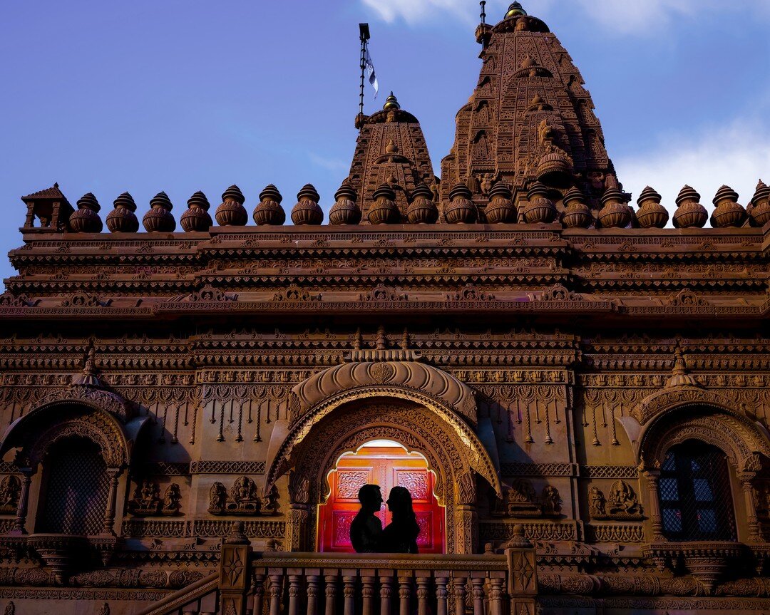 The dramatic and romantic effect of a silhouette against a stunning sunset or beautiful backdrop creates a memorable and timeless image📸

Check out this stunning photo captured of Sapna and Gagan🫶🏽

#weddingphotography #londonweddingphotography #a