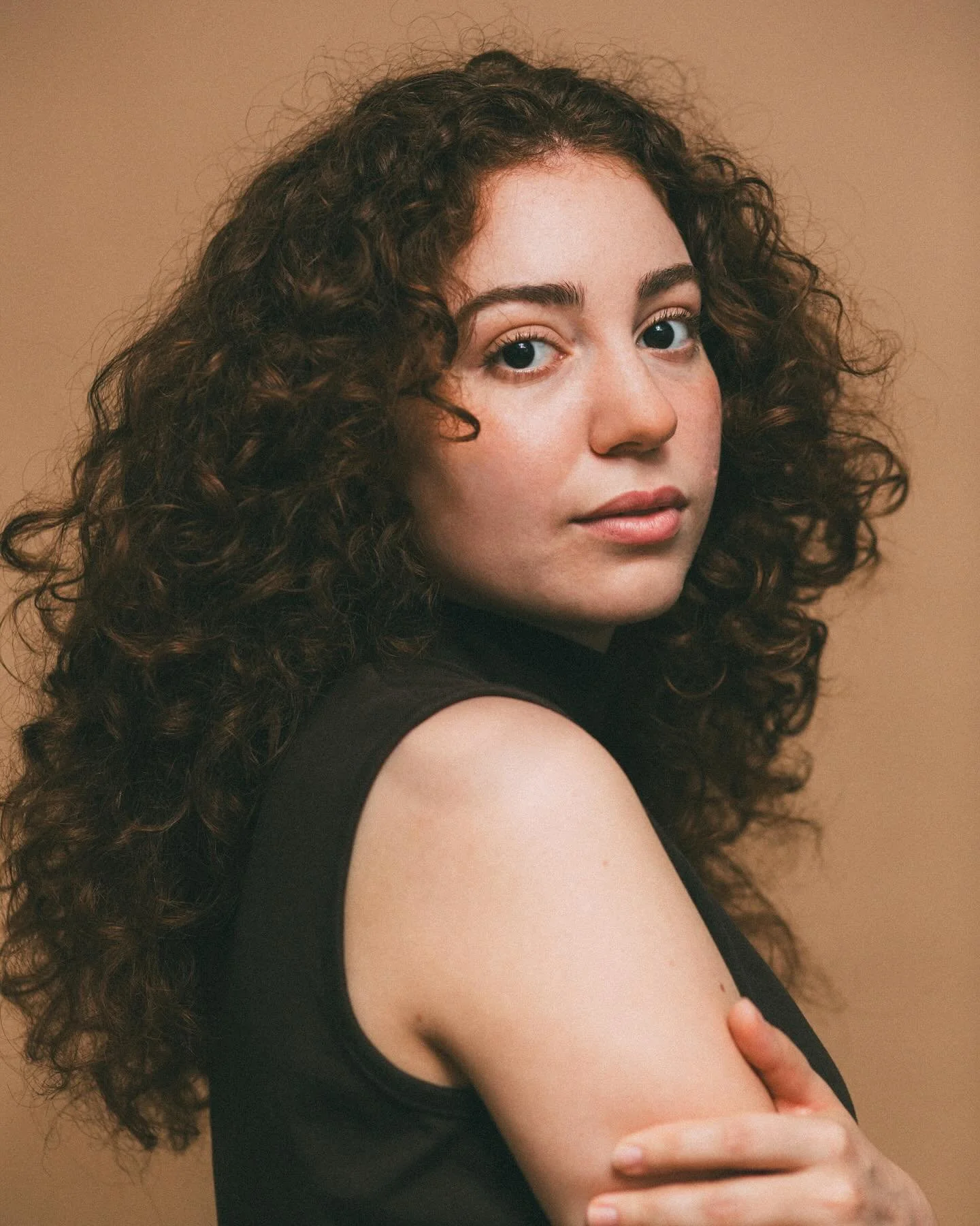 A headshot session with the beautiful and talented @mia.xr 😍