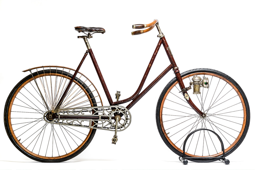 A Women’s Safety The Columbus Bicycle Co., Columbus, Ohio; Columbia Lady's Pneumatic Safety Bicycle; ca. 1897; Steel, wood, cast aluminum, rubber, cork, hemp twine; Cycling Museum of Minnesota, Collection of Juston Anderson; L2014.1.5