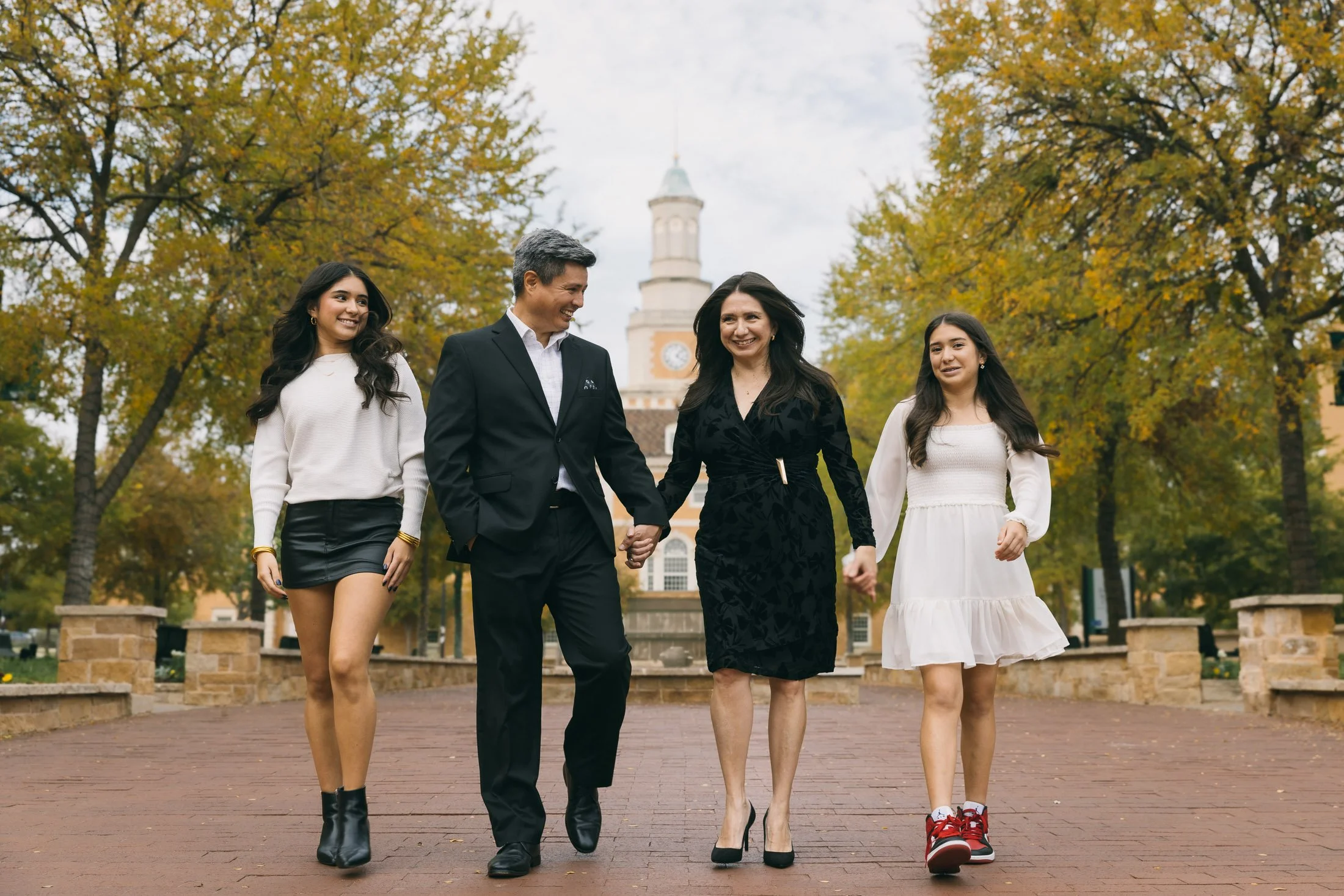 Adriana Mora - Grad Portraits- WEB-15.jpg