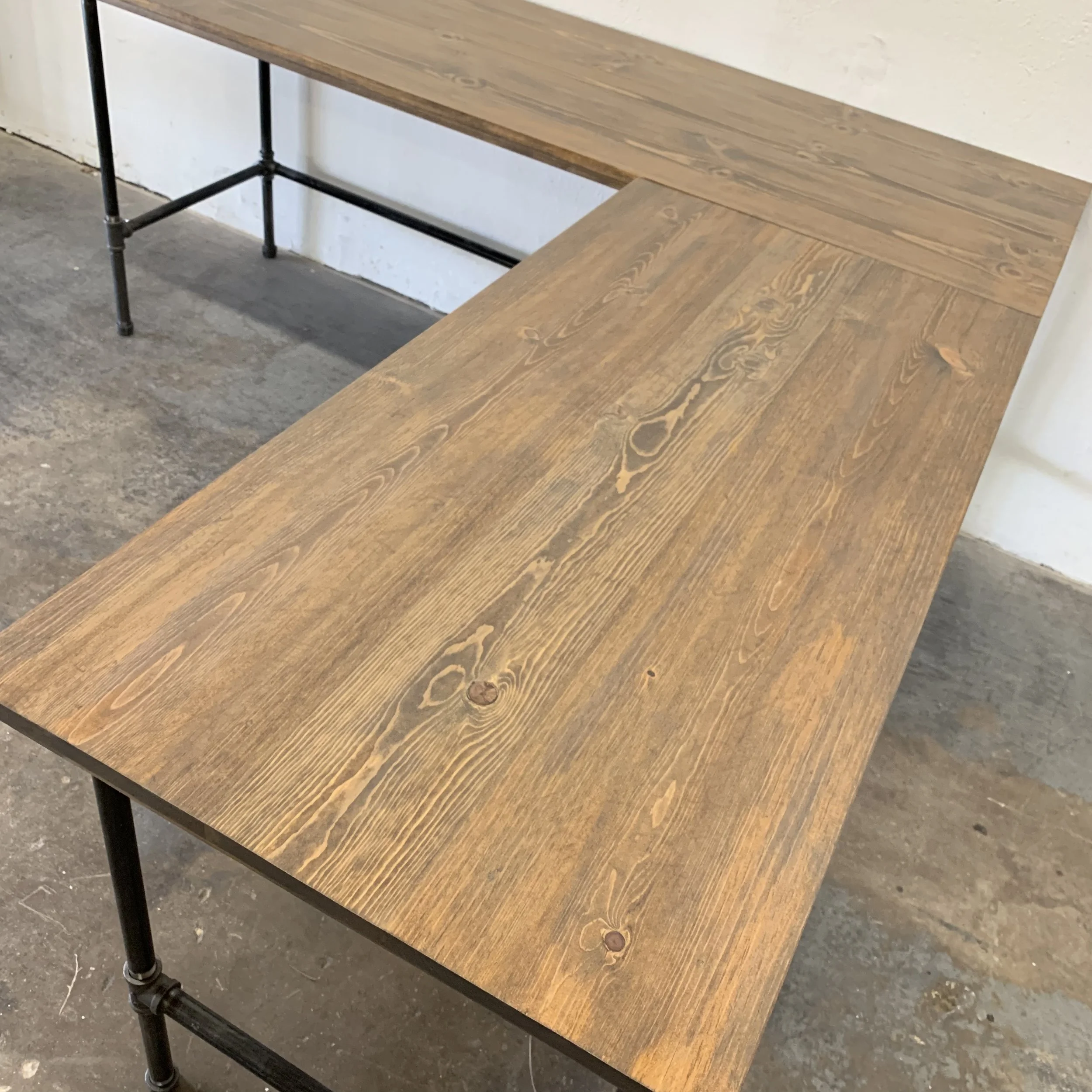 Wayne Corner Desk 72" Square
