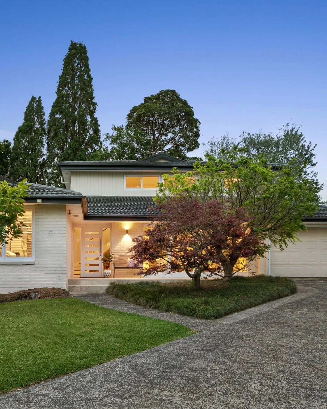 .⁠
⁠
🏡 AUCTION: 5 Dallas Place, St Ives 948sqm⁠
⁠
Set in a quiet family-friendly cul-de-sac, this beautifully presented home captures the essence of relaxed modern living. Created with both family life and entertaining in mind, it features a free-fl