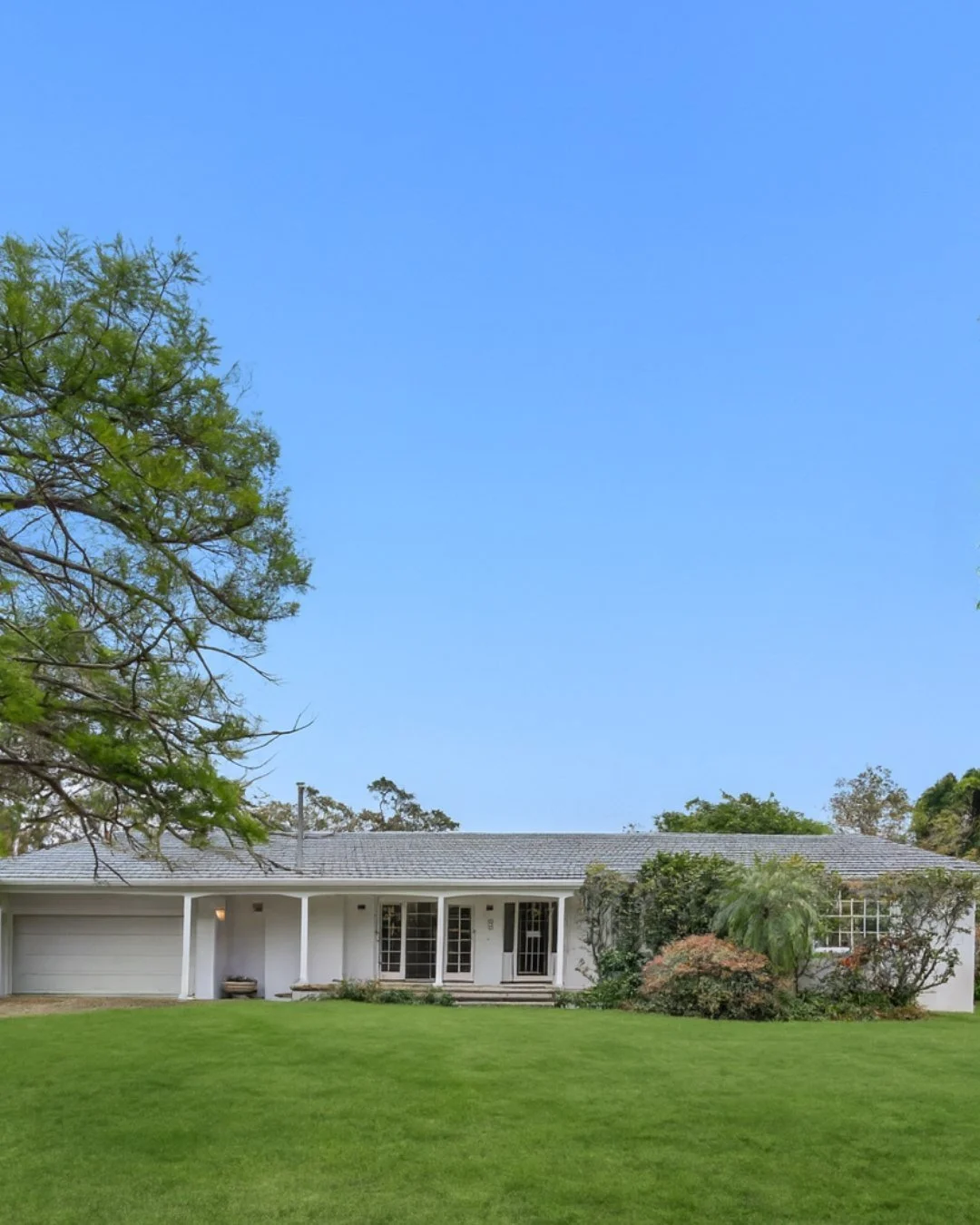 .⁠
⁠
🏡 AUCTION: 9 Bass Place, St Ives 1043sqm⁠
⁠
Set on a level 1,043sqm (approx.) corner block in a popular St Ives pocket, this double brick residence offers endless potential for families and investors. ⁠
⁠
The single-level home in original condi