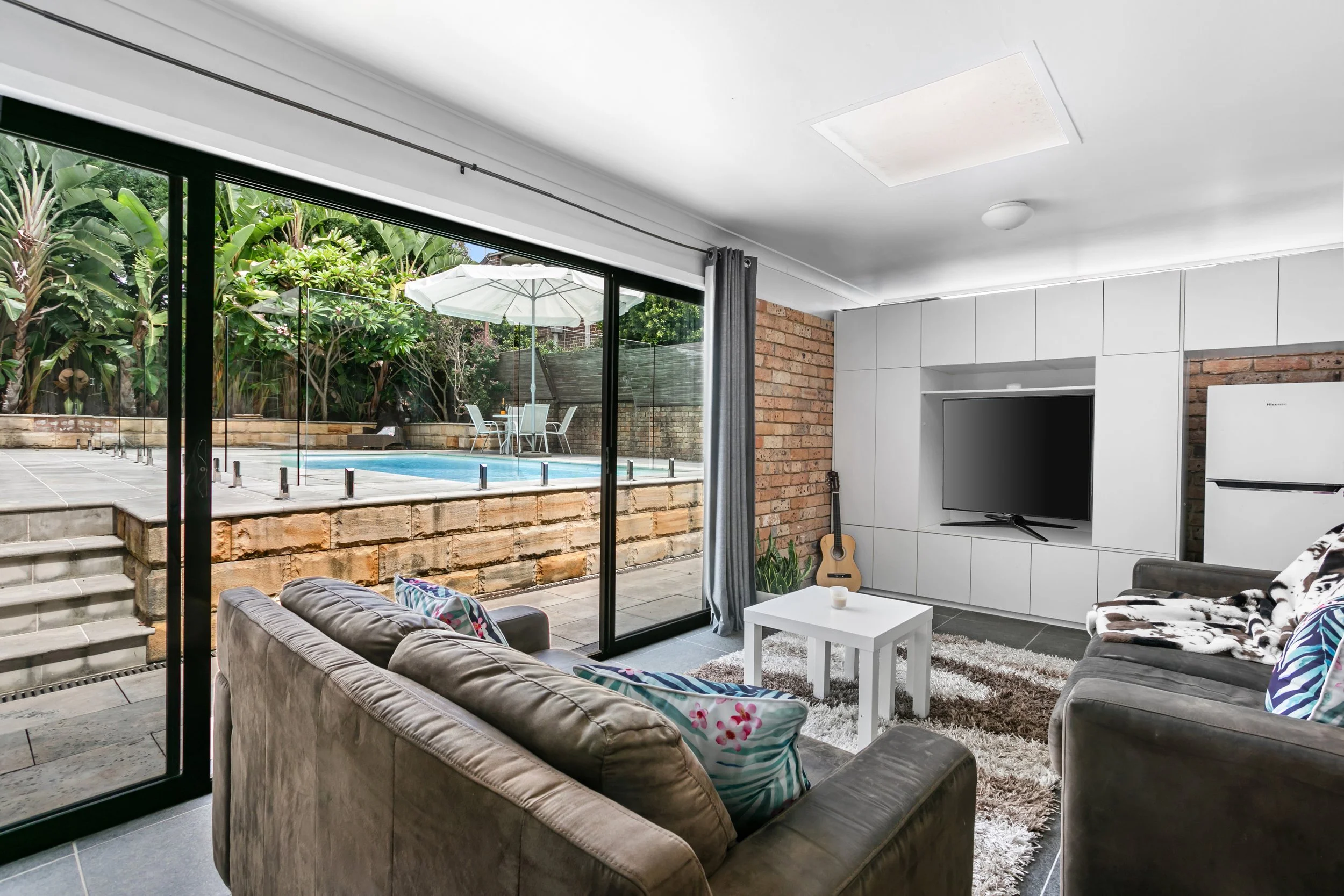 Pool House_ blank TV.jpg