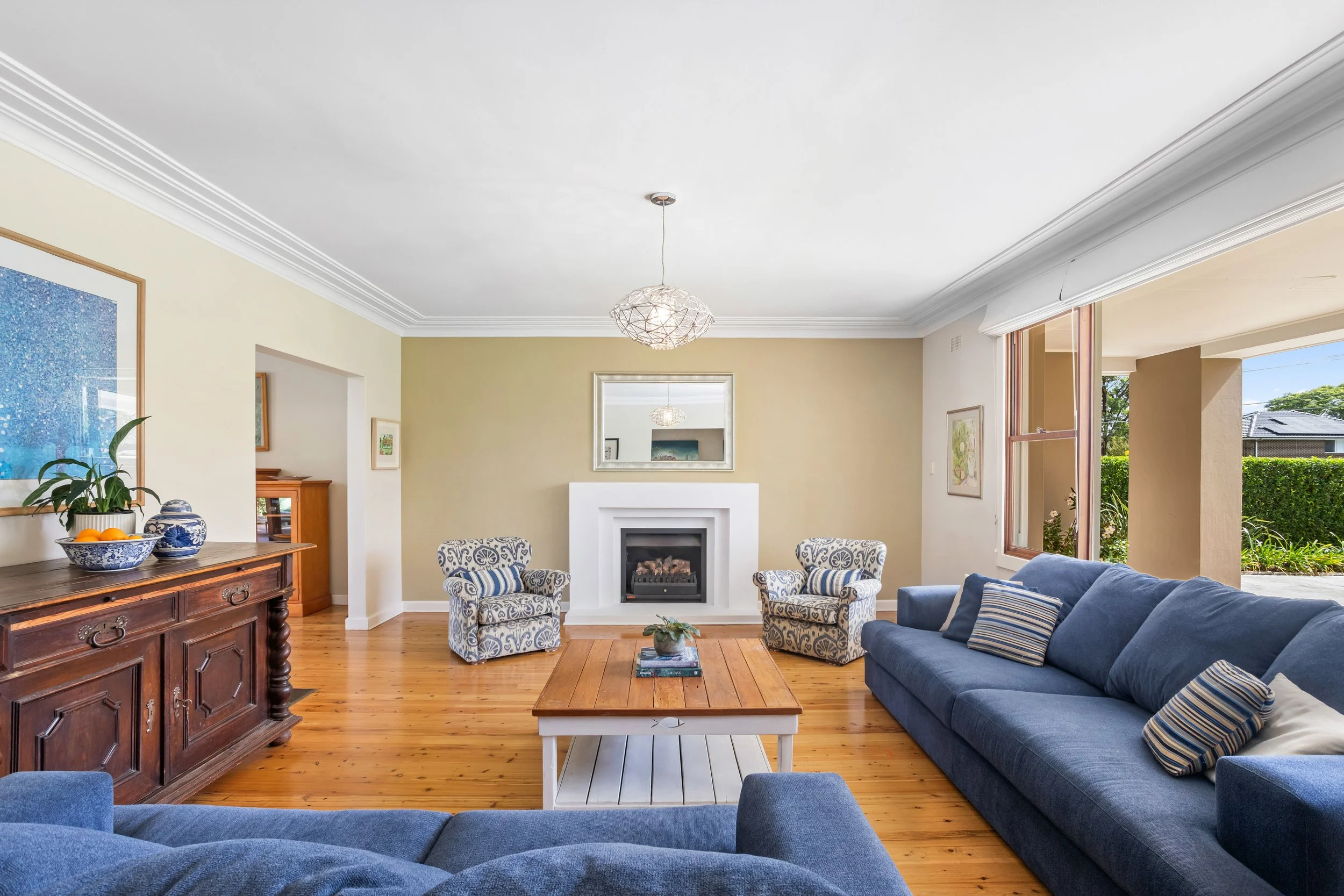 Formal Lounge - no fire.jpg