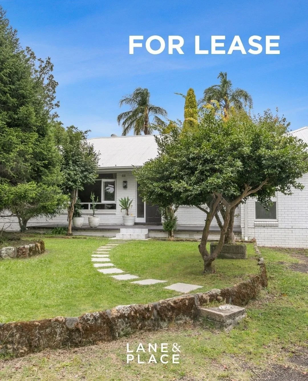 . ⁠
⁠
FOR LEASE - 85 MEMORIAL AVENUE, ST IVES⁠
⁠
4 Bed | 3 Bath | 1 Car ⁠
⁠
$1,300/week, bond $5,200, available now⁠
⁠
Single level family home close to St Ives North Public School.⁠
⁠
Tucked away from the street, this full brick family home exudes c