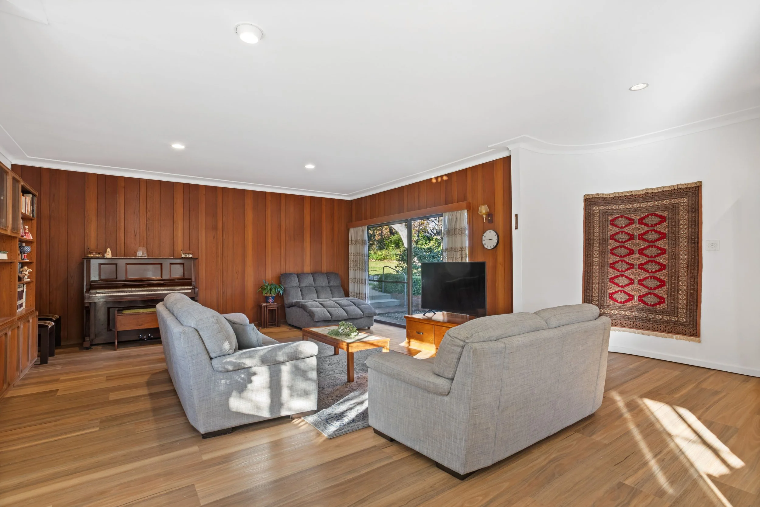 Lounge sm.jpg