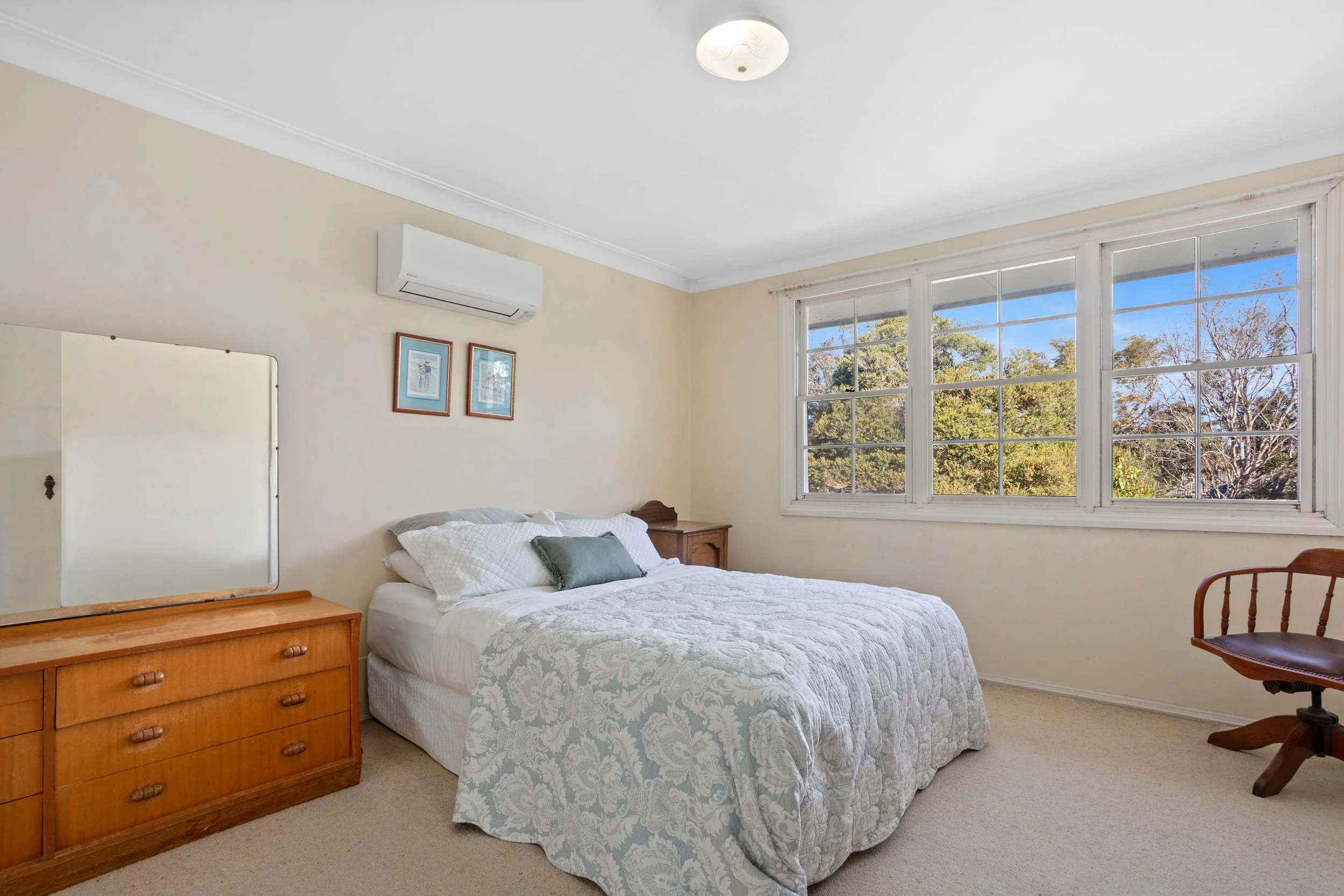 Master Bedroom (2).jpg