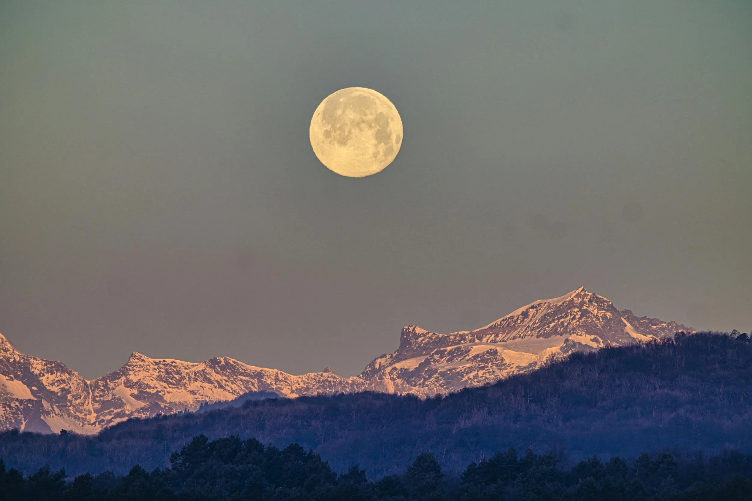 Full Moon Gathering: Mindful Practices and Community Connection with Sabrina Remsburg