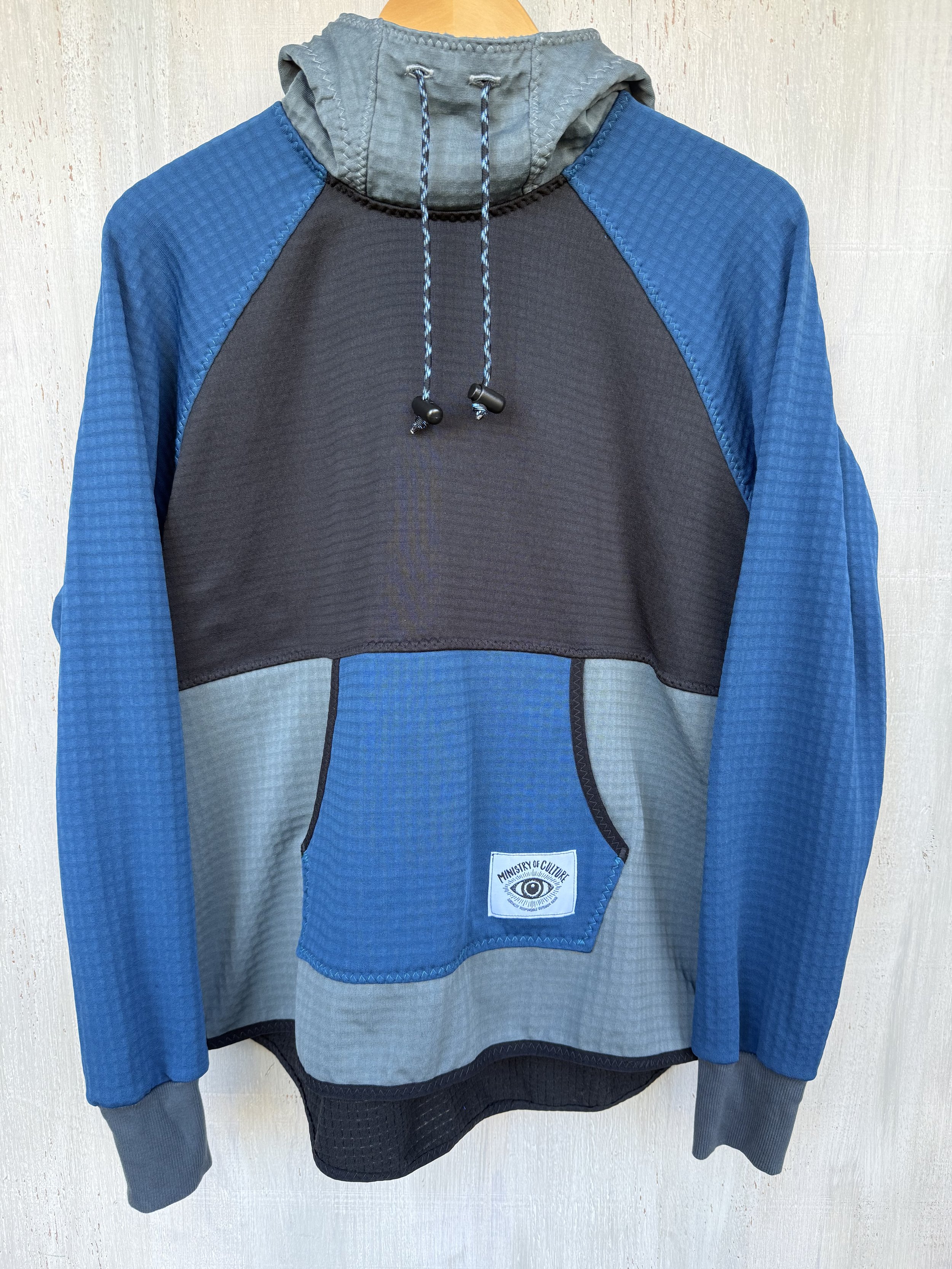 Power Grid Willoughby Hoodie in Black, Peacock, and Sage