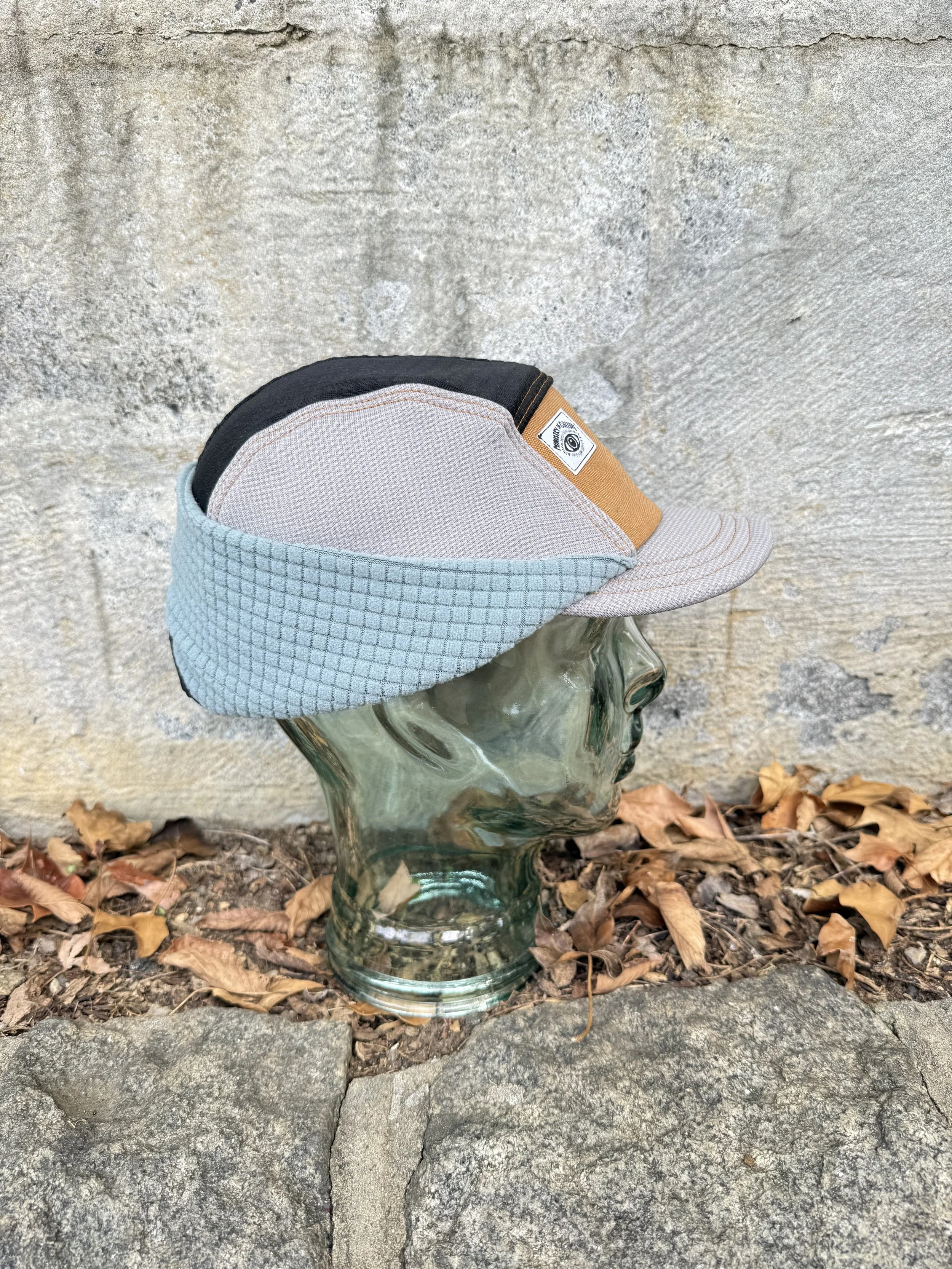 Size Large Micro Brim Backcountry Hat in Gray and Black