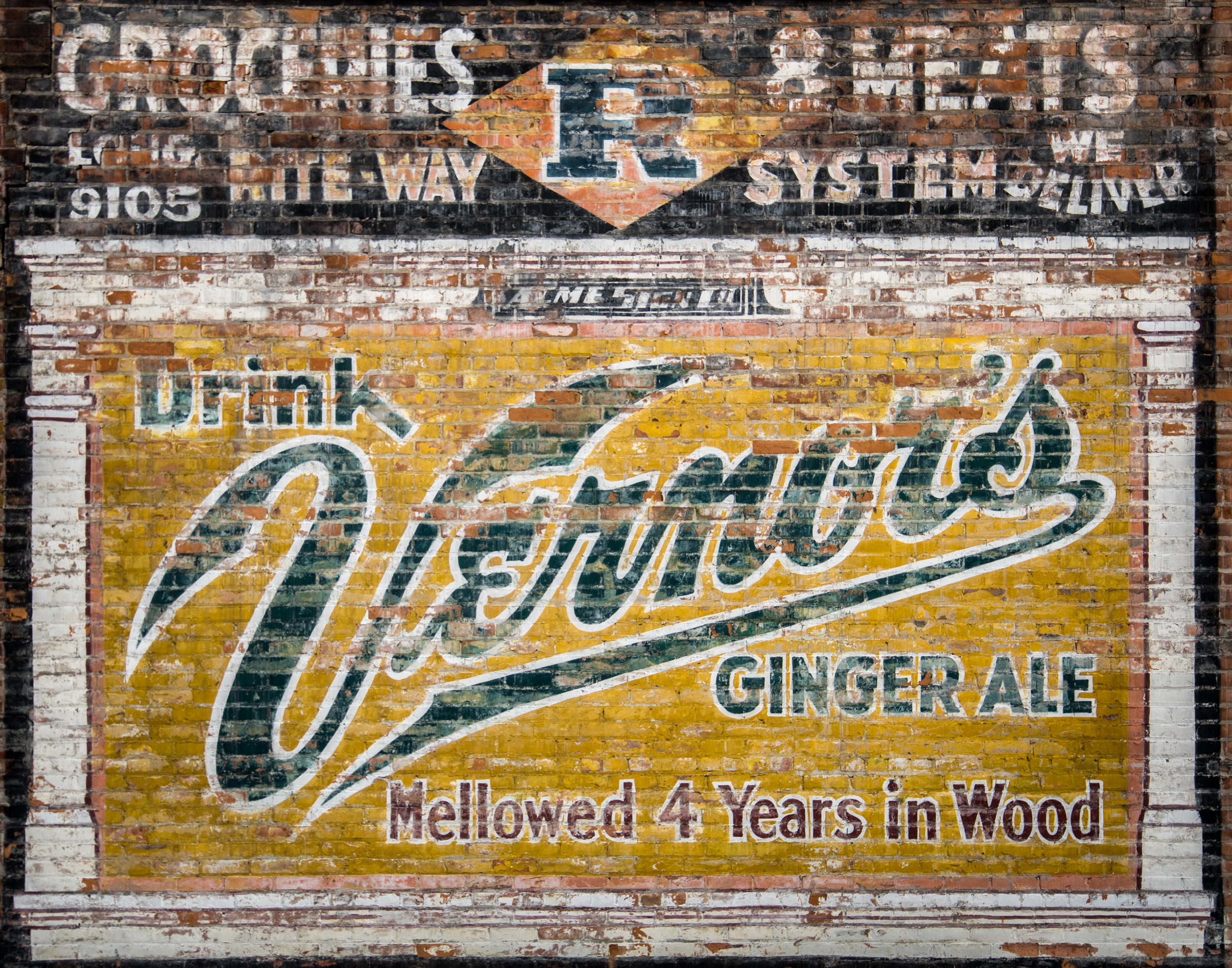 Vernor's Sign