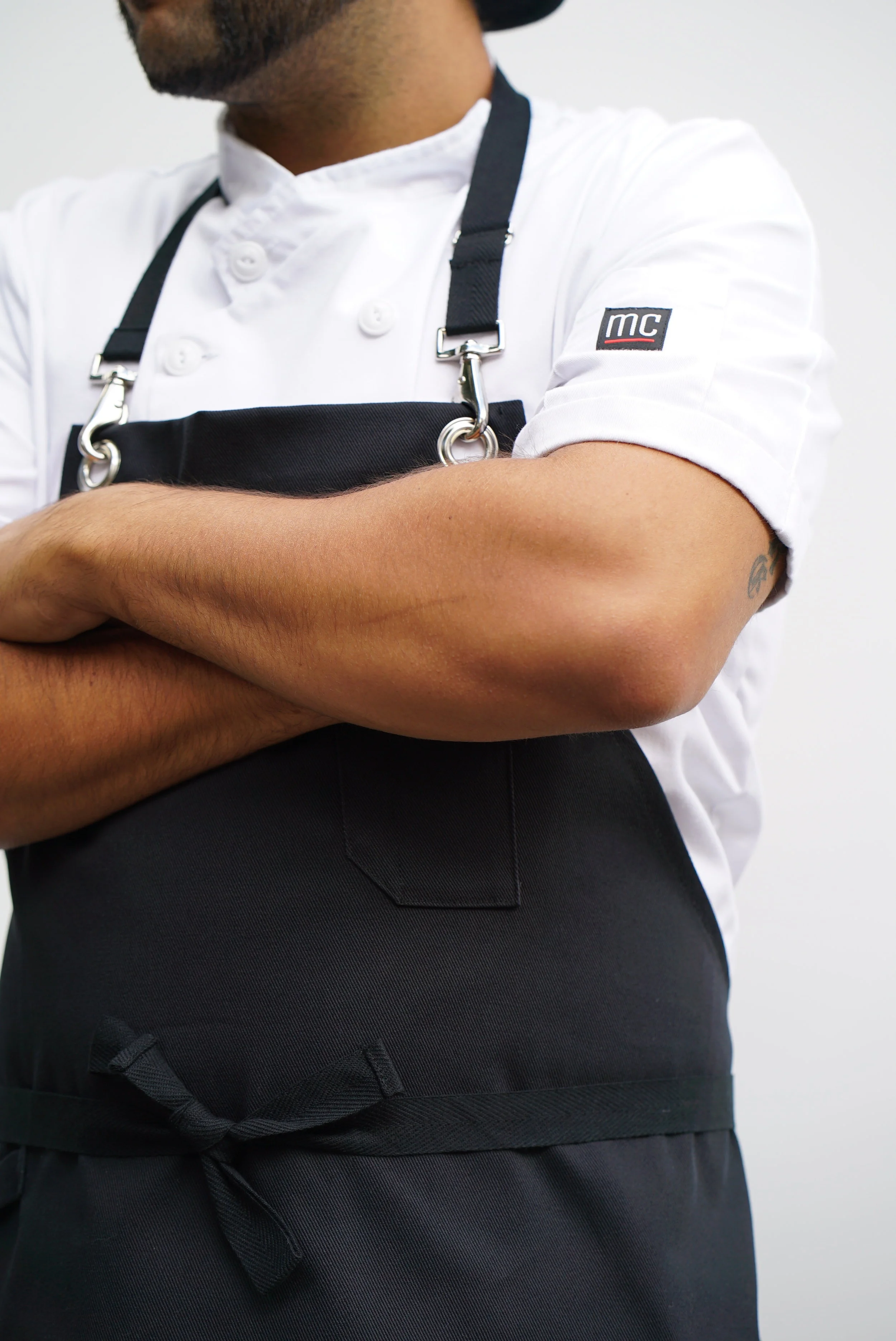 Copy of MEE-CHEF_ENKRYPT_Apron_Website_side_view