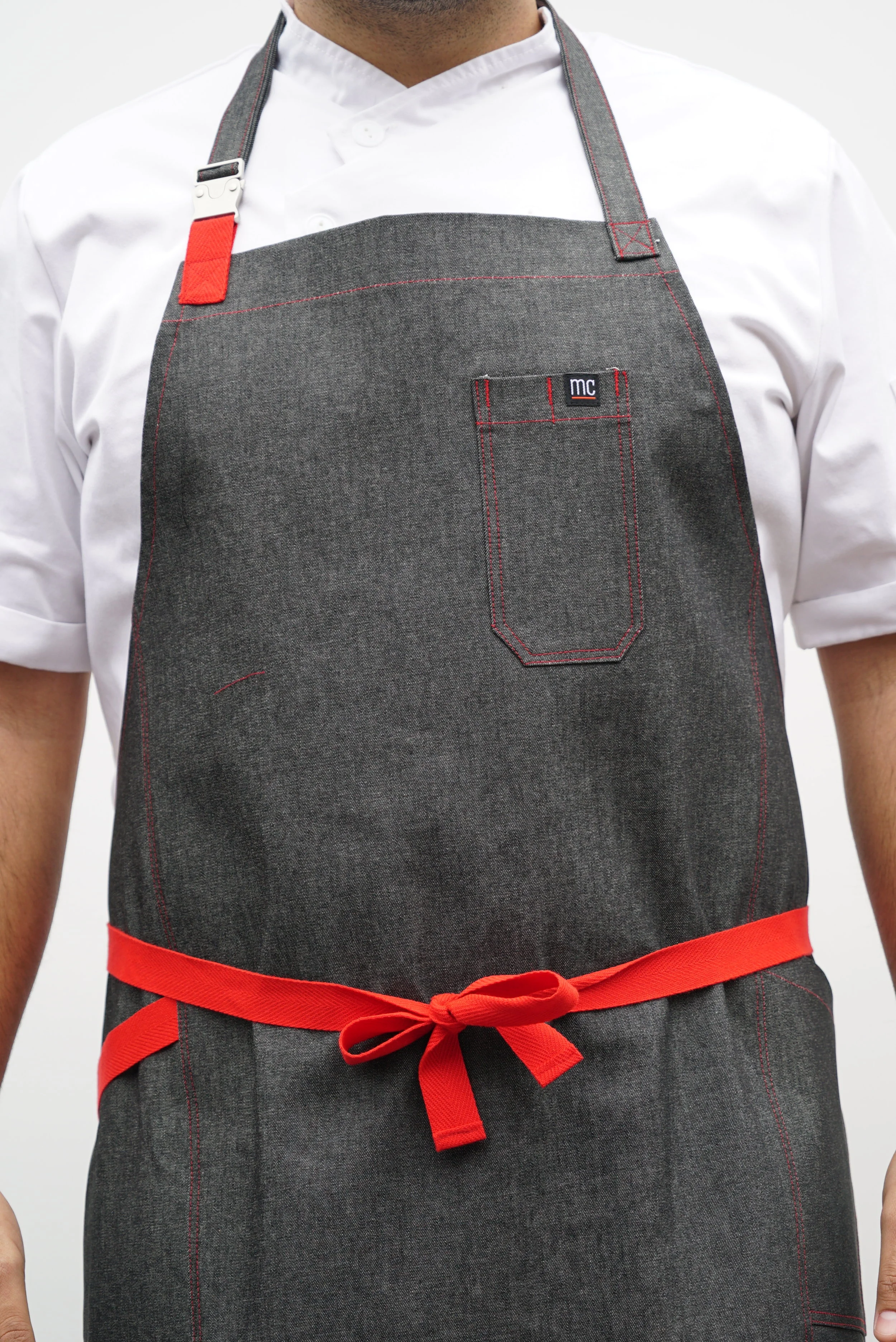 LAVAL_Apron_front_chest.JPG