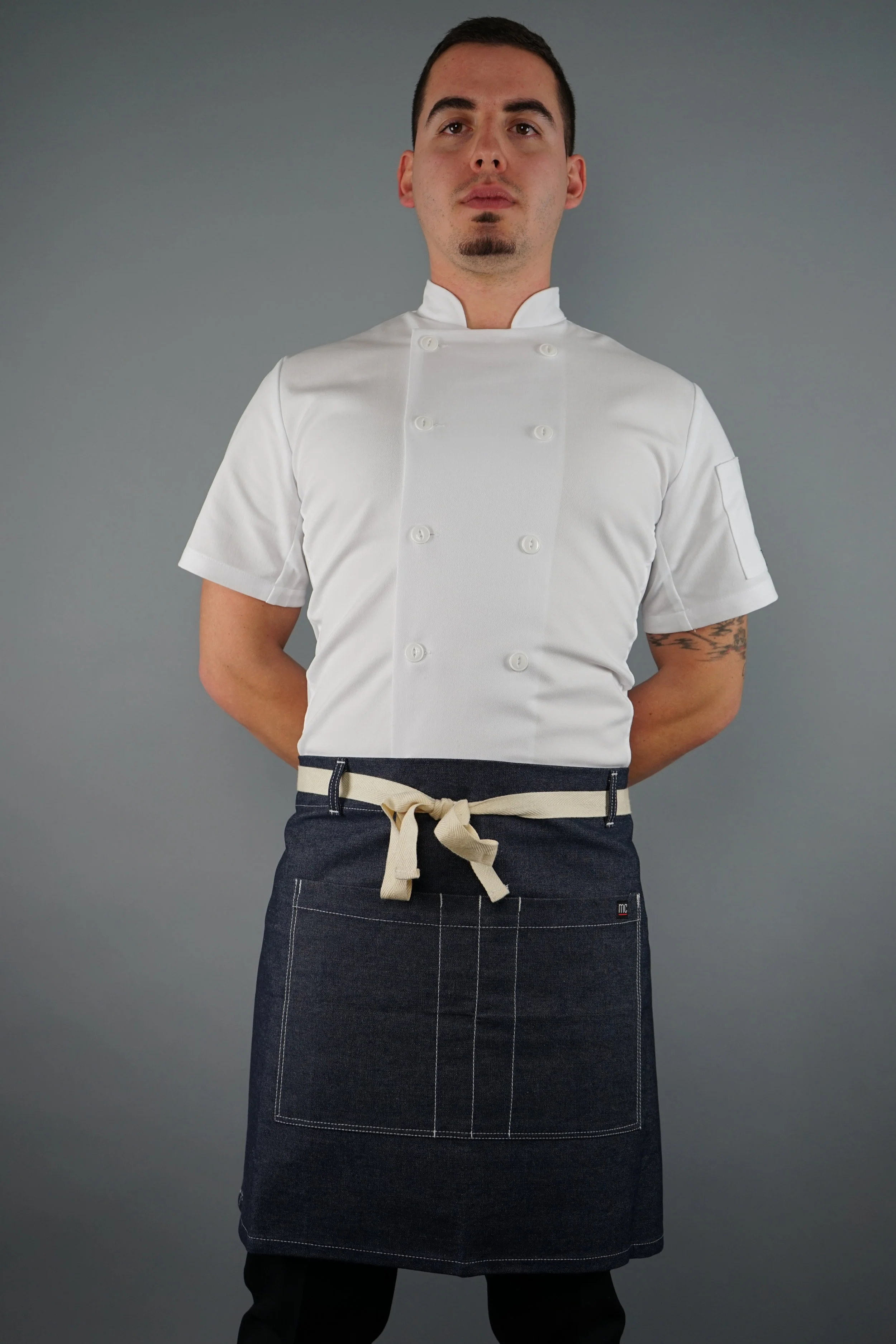 bistro-admral-apron-side.JPG