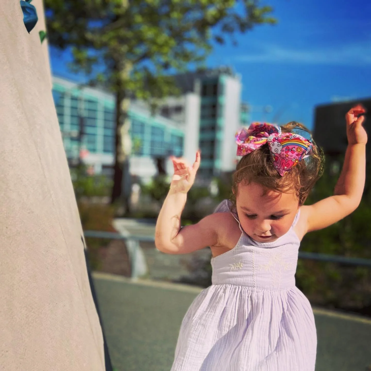 NYC summer playground fun with our Xela @von_fife 

#batteryparknyc #batteryparkplayground #batteryparkplayspace #kidsofnyc #summerinnyc🗽☀️ #funinthesun #kidsofinstagram #nycplaygrounds #momlife #mumlife