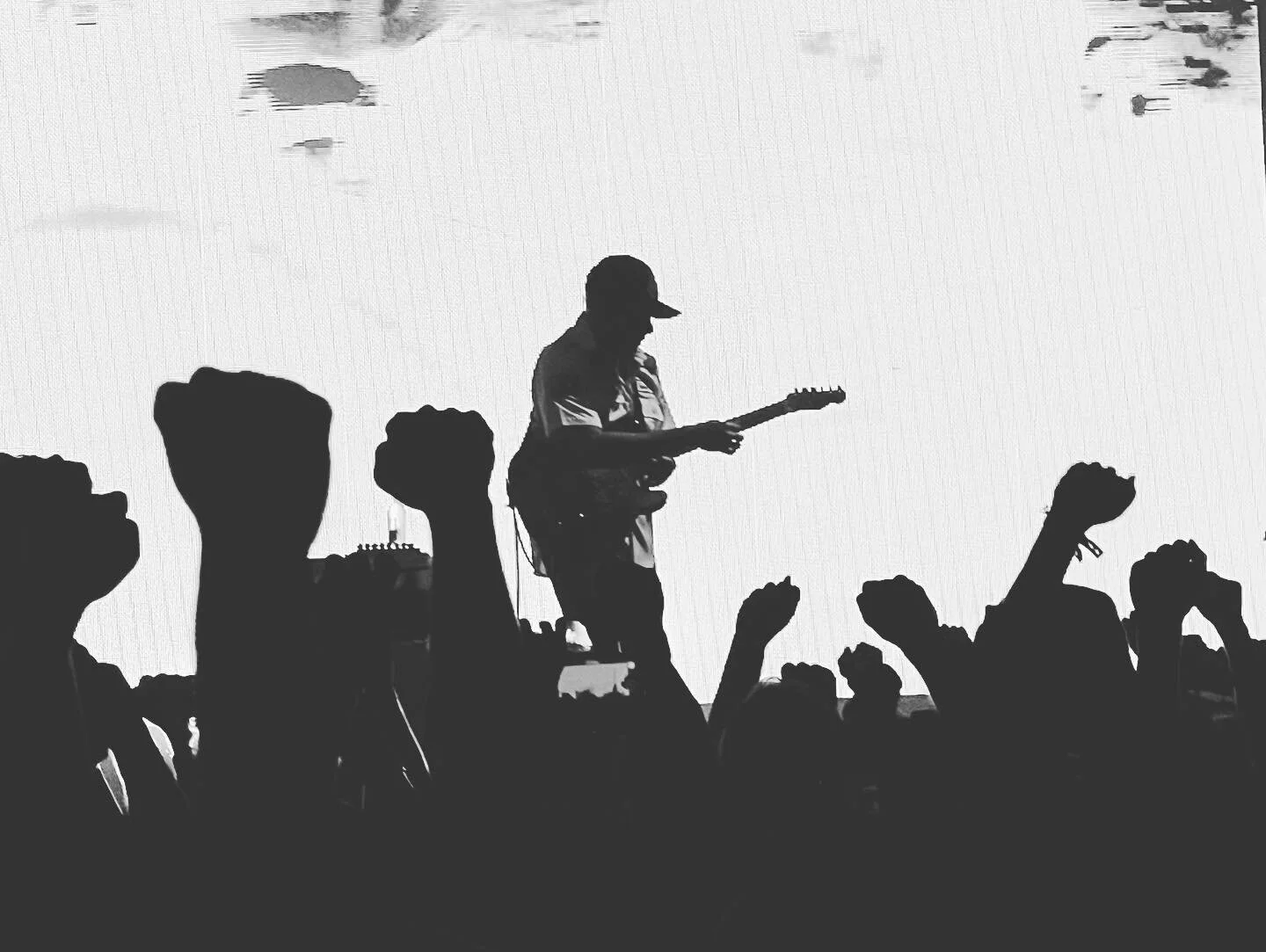 Rage Against the Machine 
Madison Square Garden
Day 5, Sunday 14th August 2022
Having fun at the best gigs ever with @von_fife 

#rageagainstthemachine 
#tommorello 
#madisonsquaregarden 
#publicserviceannouncementtour 
#epicgigs
#howwedatenight 
#ra