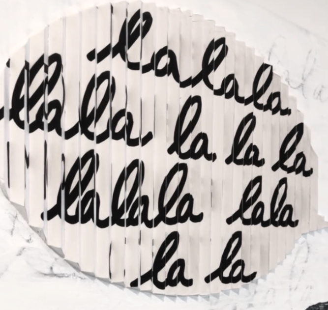 Tu me fais tourner lalala tête 3.png