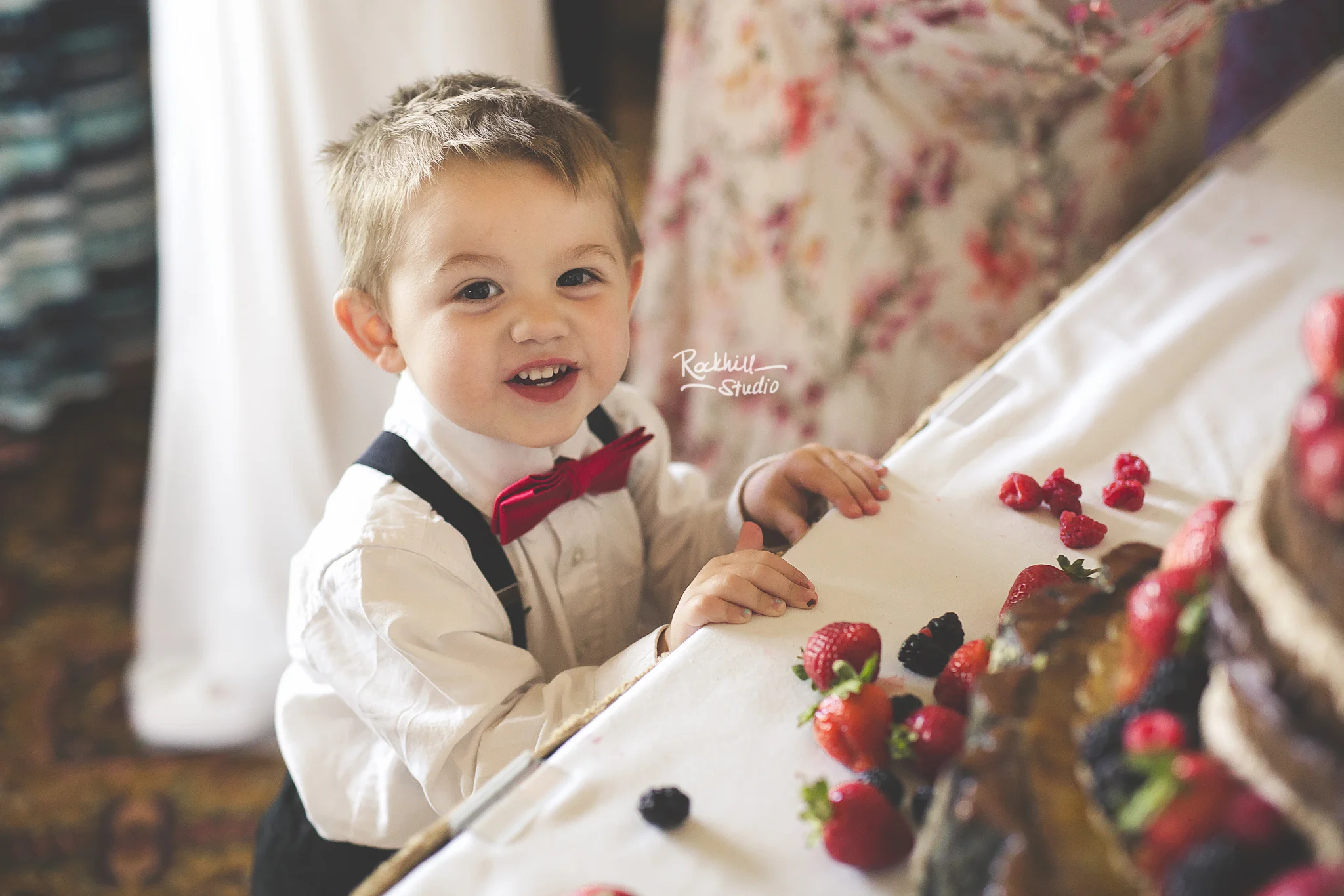 marquette-wedding-photographer-landmark-inn-michigan-ks-5.jpg