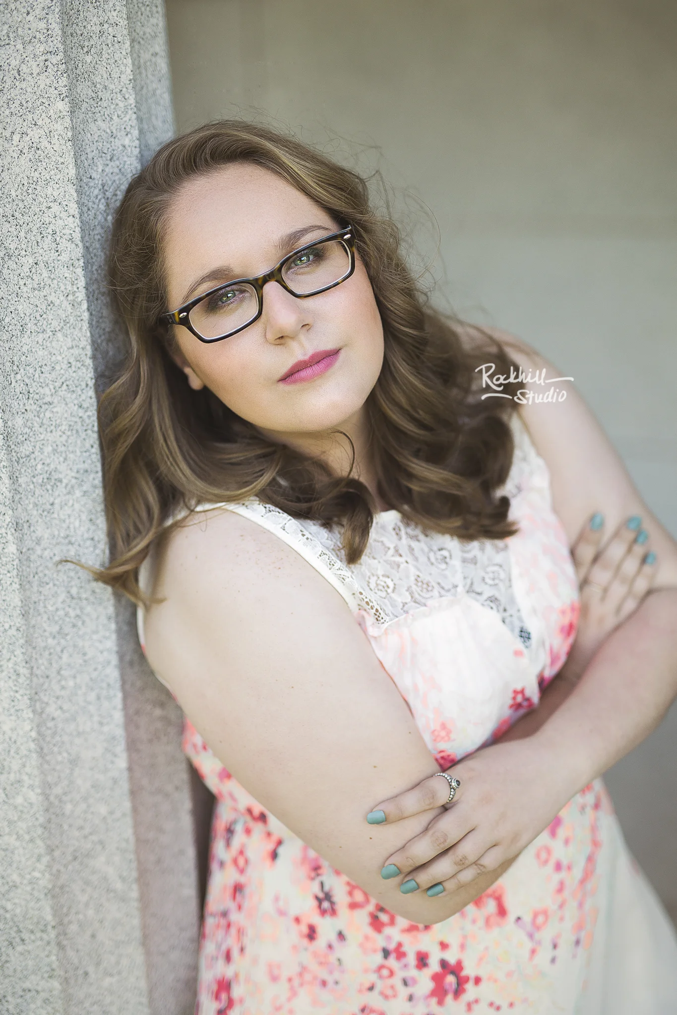 marquette-senior-photographer-upper-peninsula-michigan-girl-glasses.jpg
