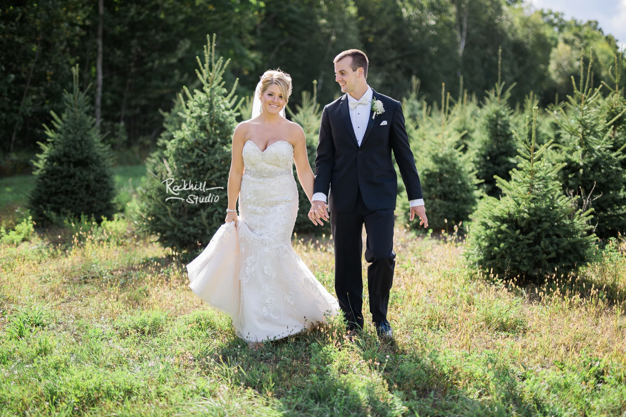 marquette-wedding-photographer-upper-peninsula-michigan-bridal-couple-field-tree-farm.jpg