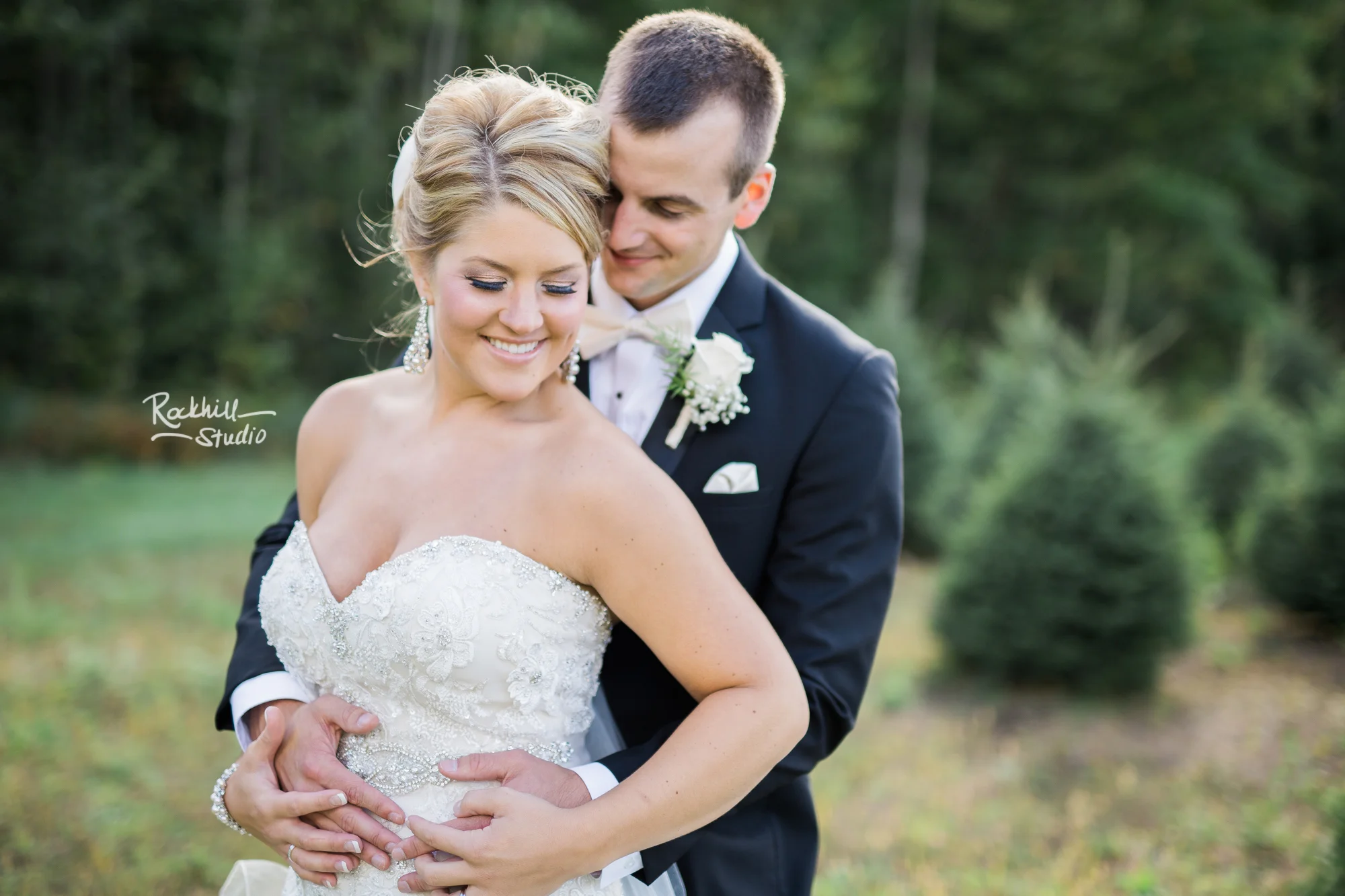 marquette-wedding-photographer-upper-peninsula-bride-groom-portraits-tree-farm.jpg