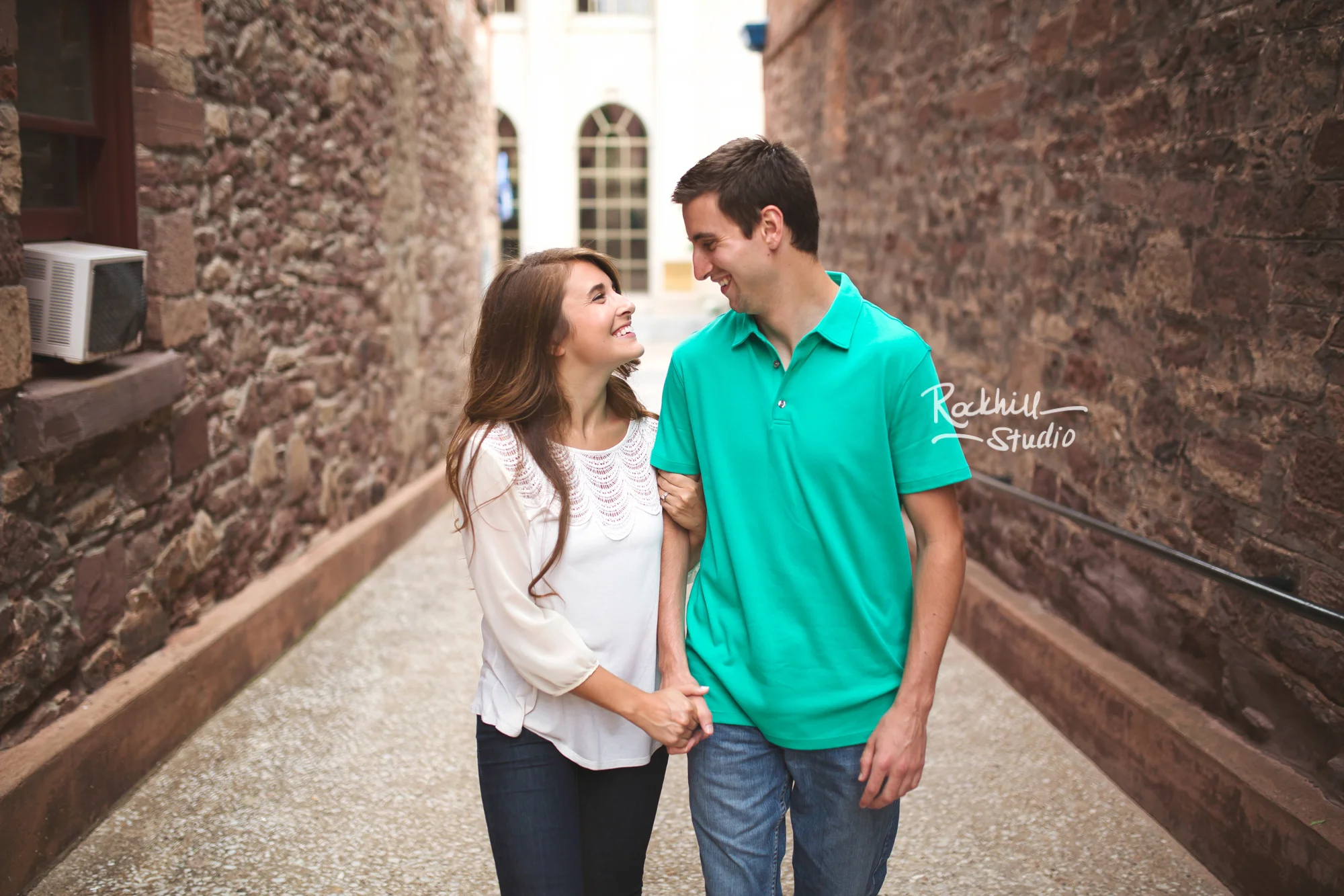 Rockhill-studio-marquette-michigan-upper-peninsula-engagement-session-downtown-13.jpg