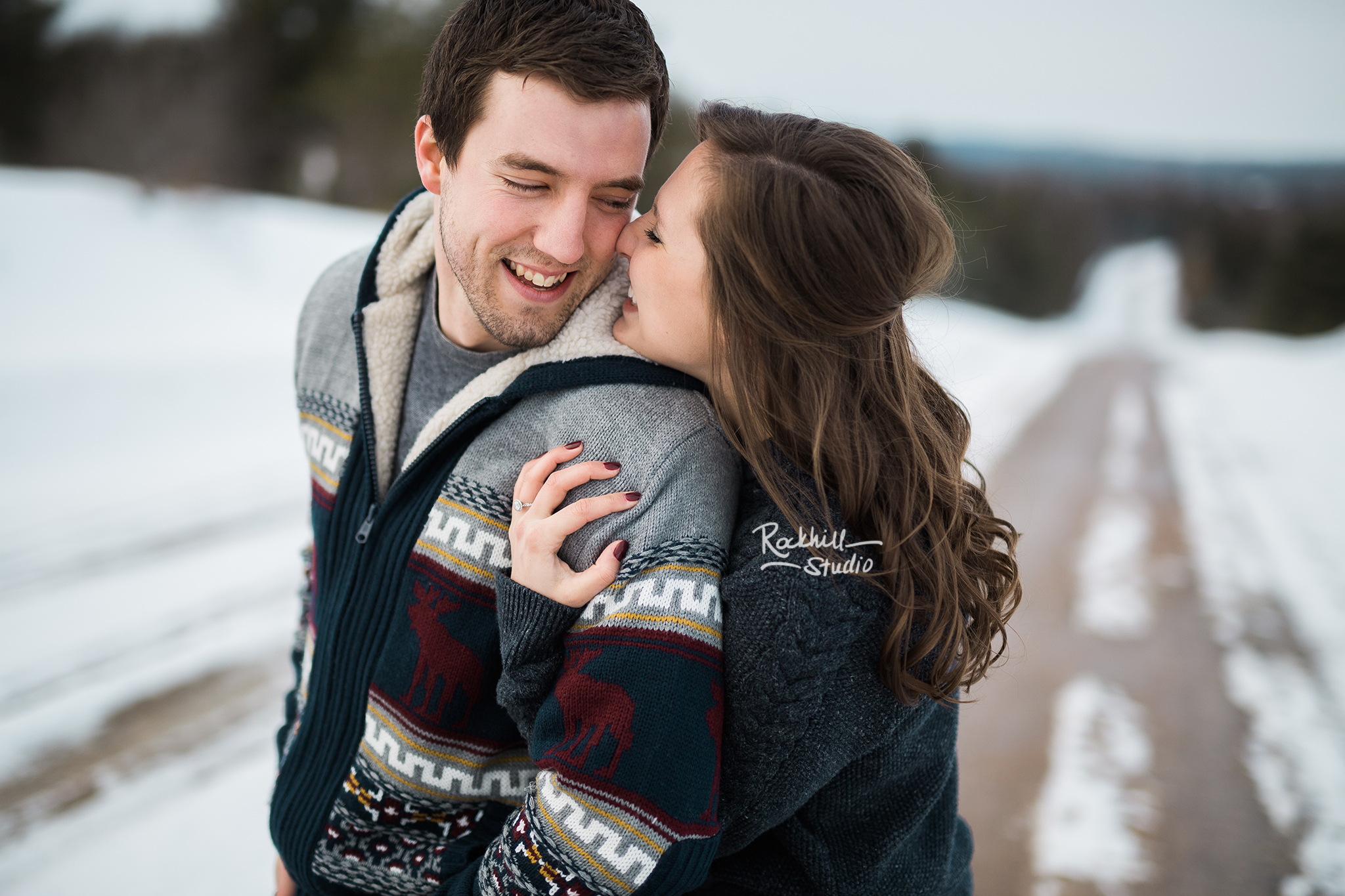 northern-michigan-wedding-photography-rockhill-studio-winter-engagement-1.jpg