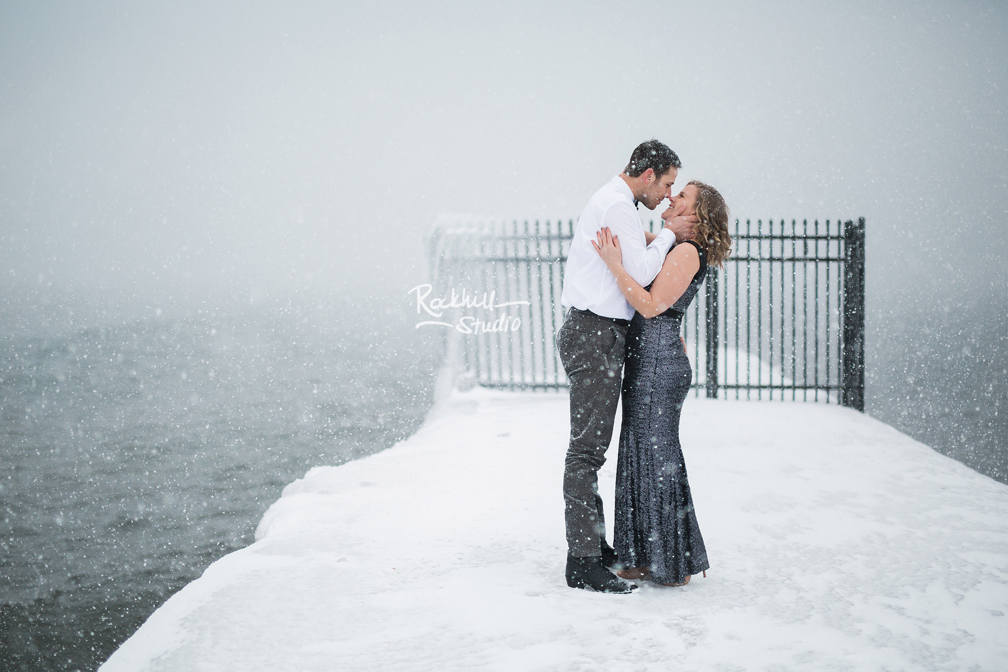 northern-michigan-wedding-photgographer-marquette-engagement-winter-1.jpg