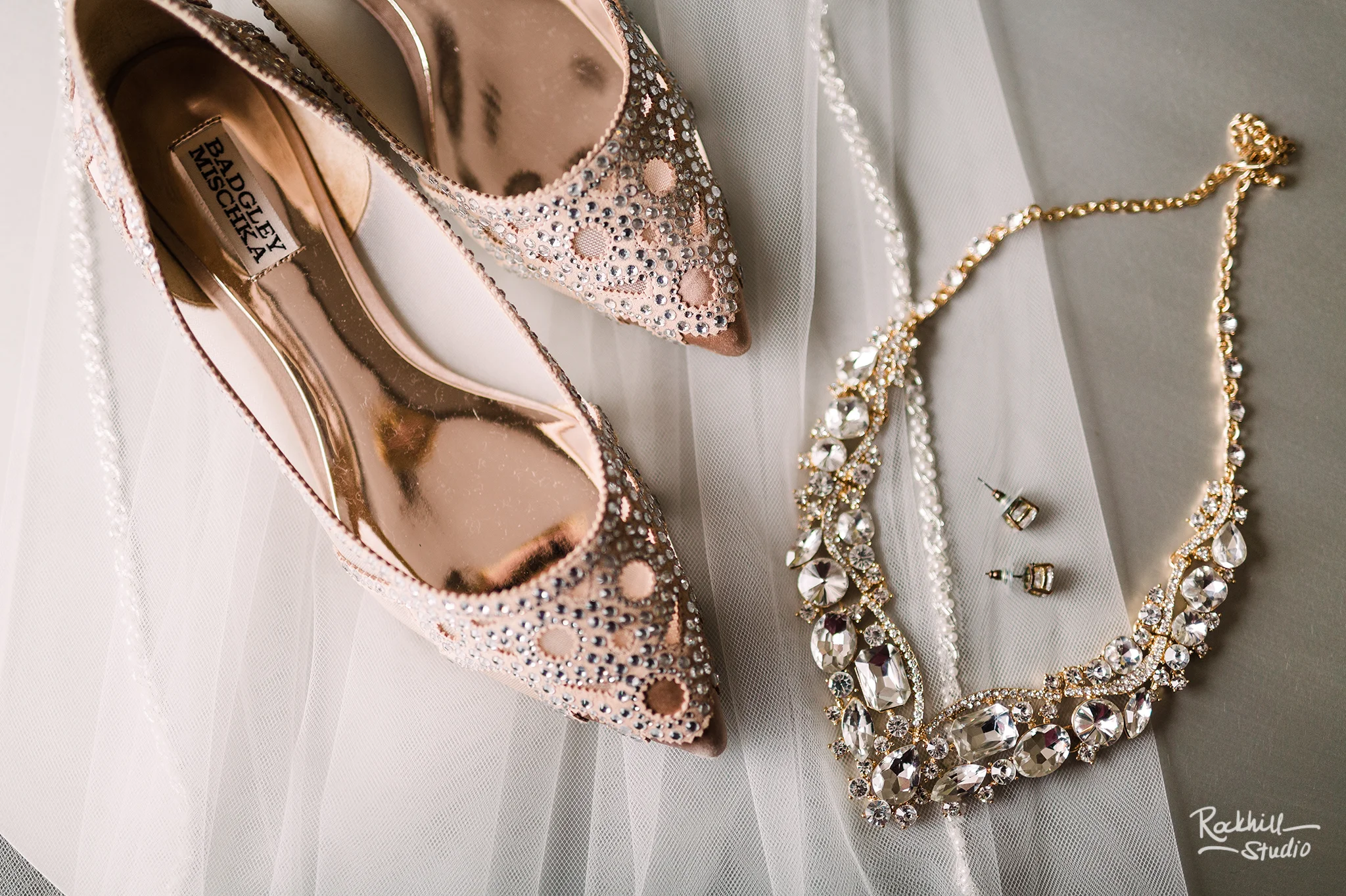 traverse city wedding photographer bride details jewelry