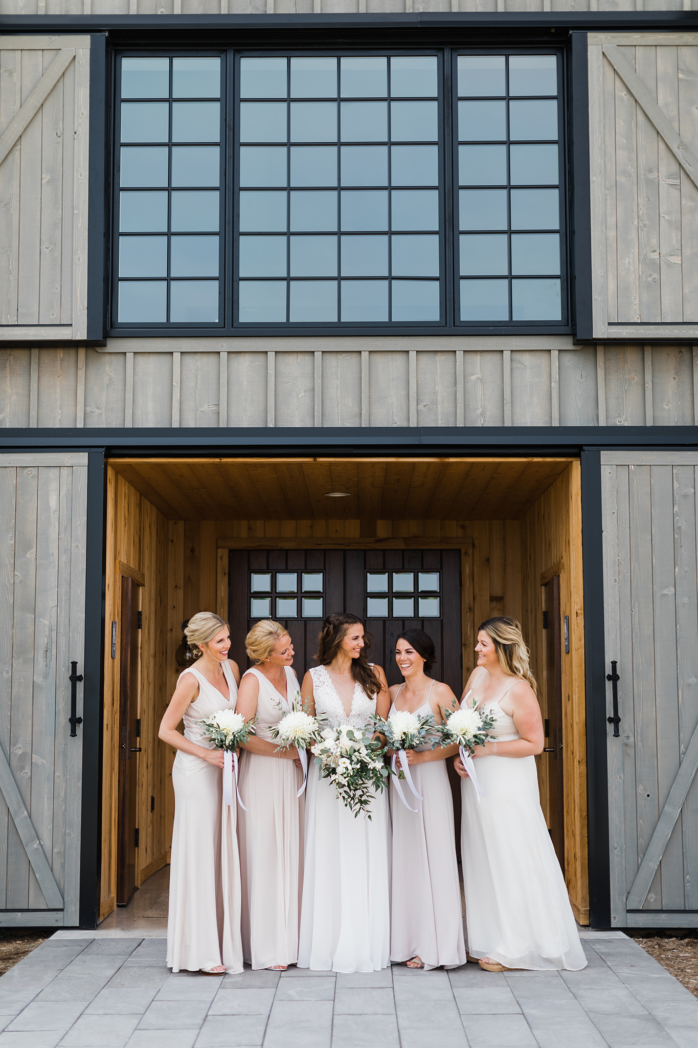 Traverse_city_wedding_Photographer_verterra_vineyard_leland_1.jpg