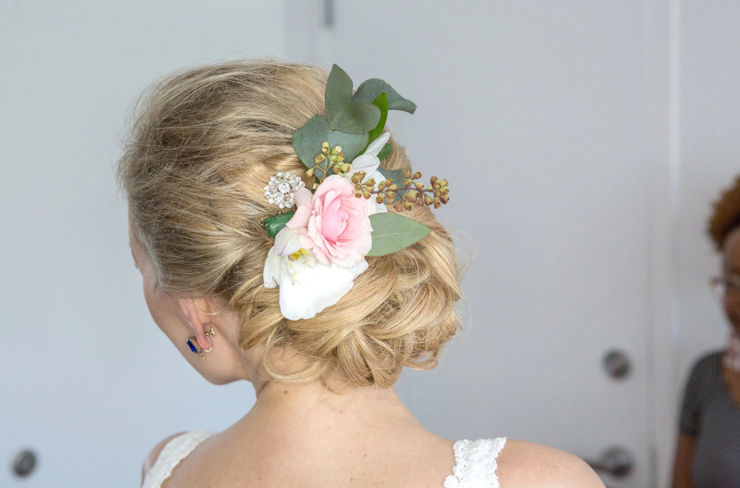 Vintage flowers for bride’s hair at Key Biscayne wedding