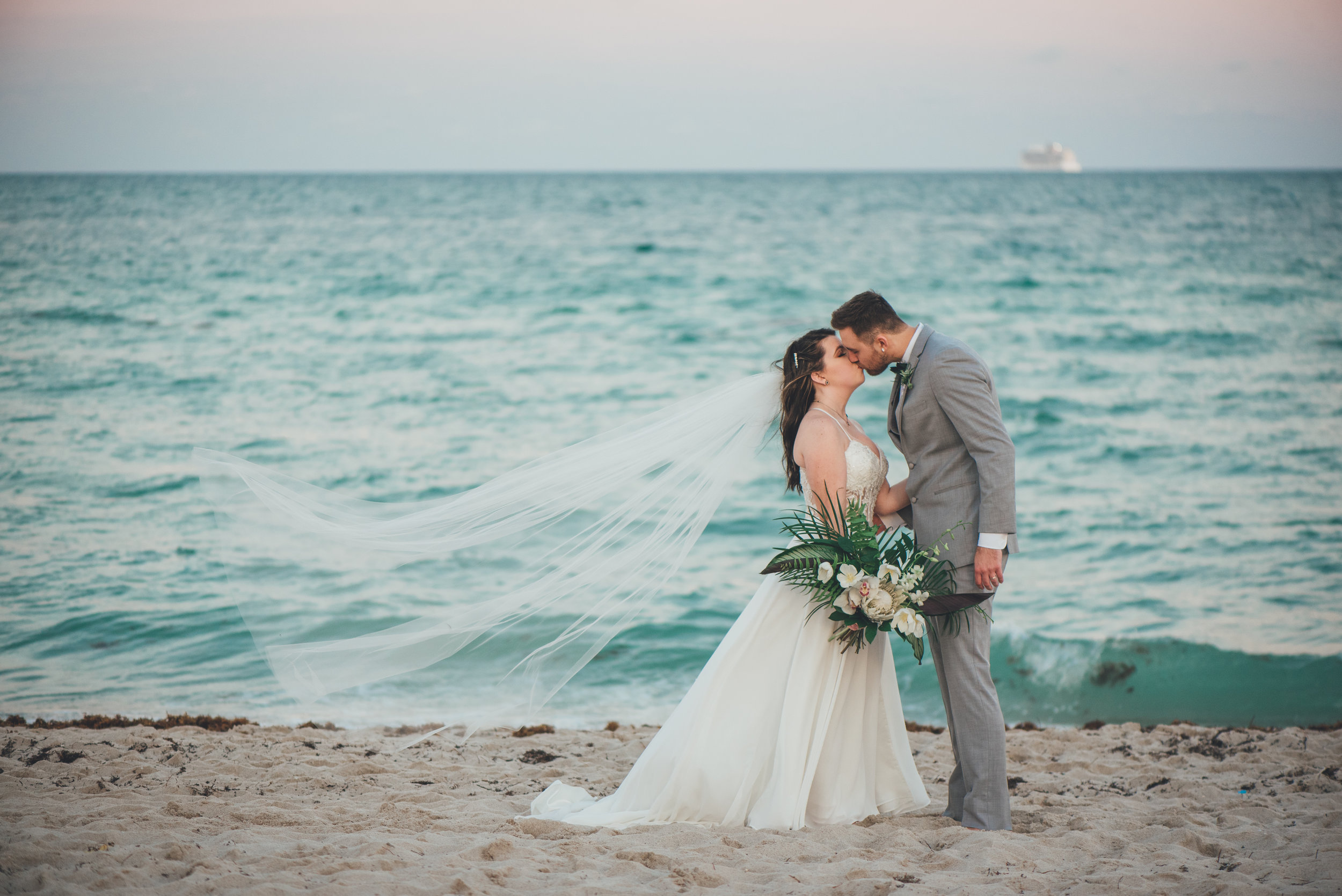 Photography by BowtiePhotography Florals by The Bride Candy Venue Holiday Inn Miami Beach