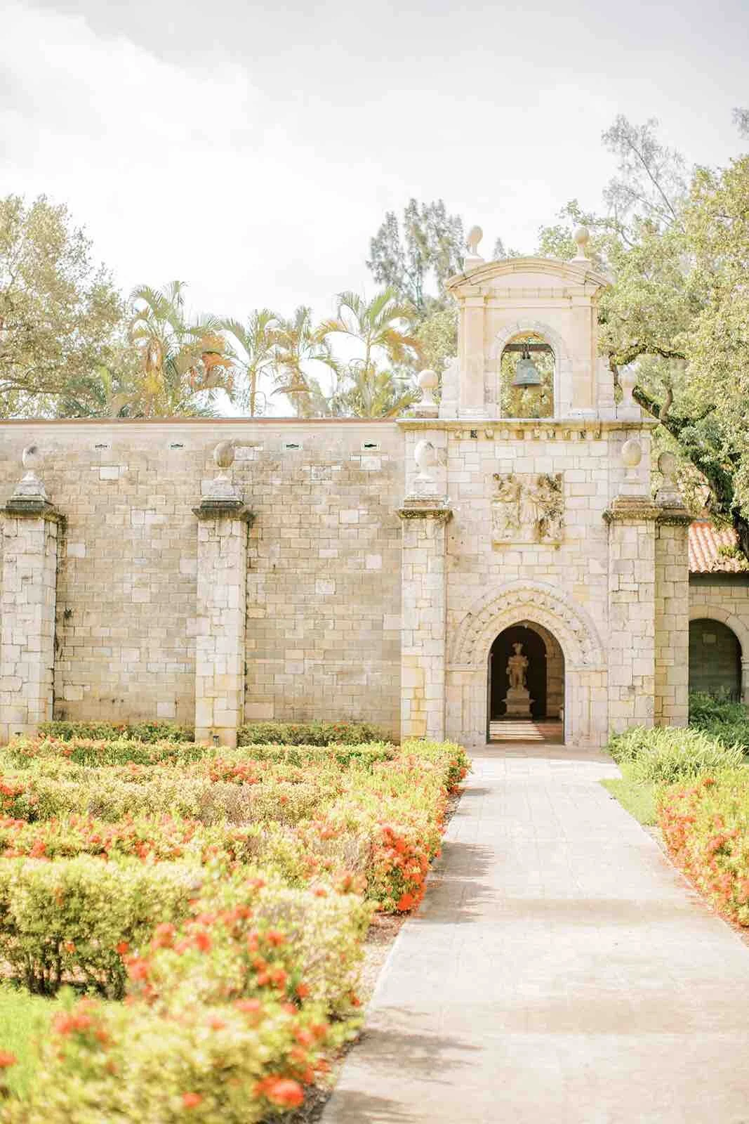 Best Miami Engagement Photoshoot Venues 2020 The Bride Candy Wedding Flowers In Miami