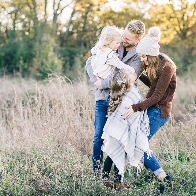 So much gratitude. For these people...this life...how I get to spend my days. Each of them is a gift but it&rsquo;s nice to set one aside and soak it in just a bit more. HAPPY THANKSGIVING 🍁🦃 📷: @jenniferdiazphoto