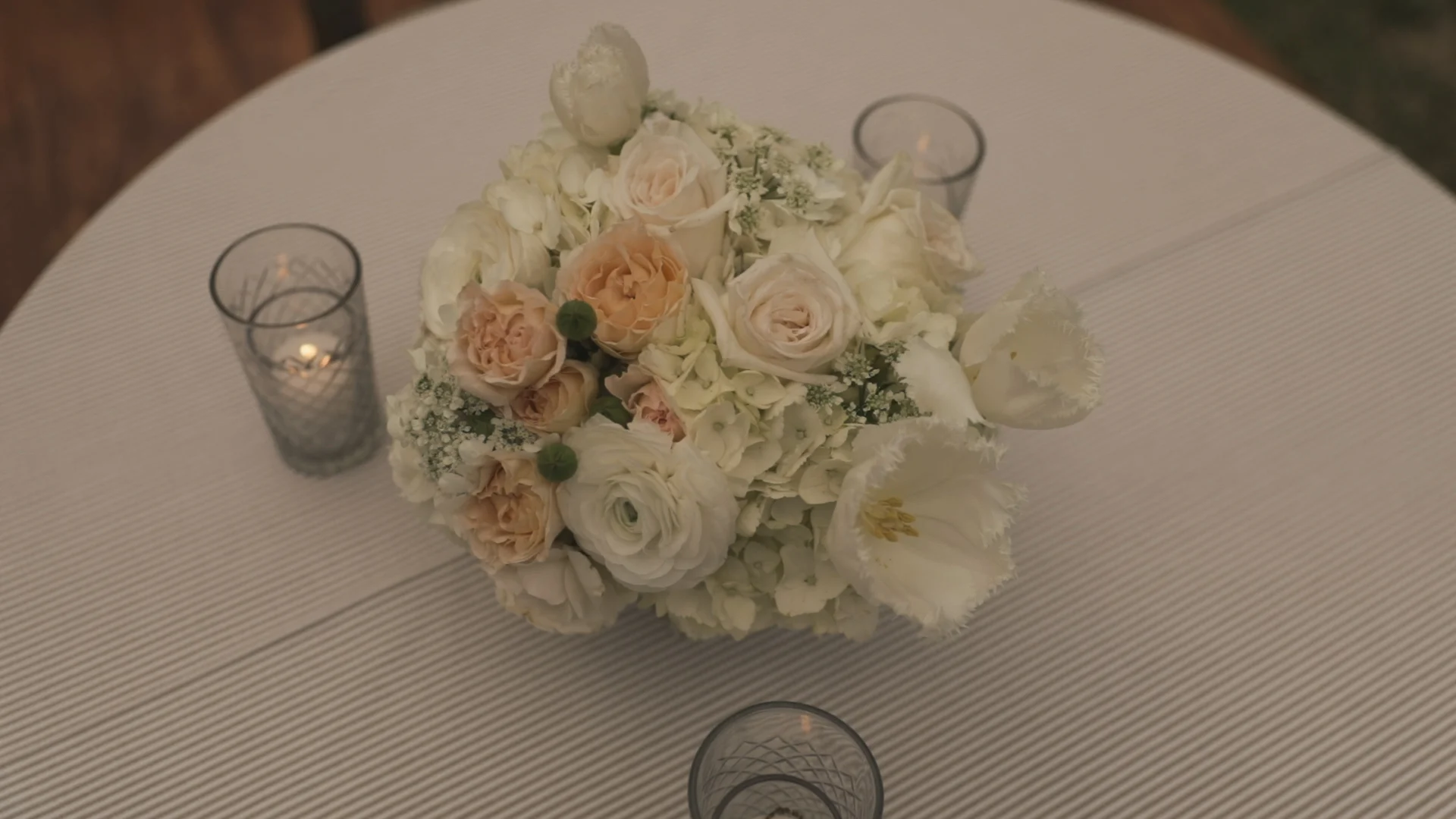 New Orleans Wedding Video_Elms Mansion_Paige and Travis_wedding florals