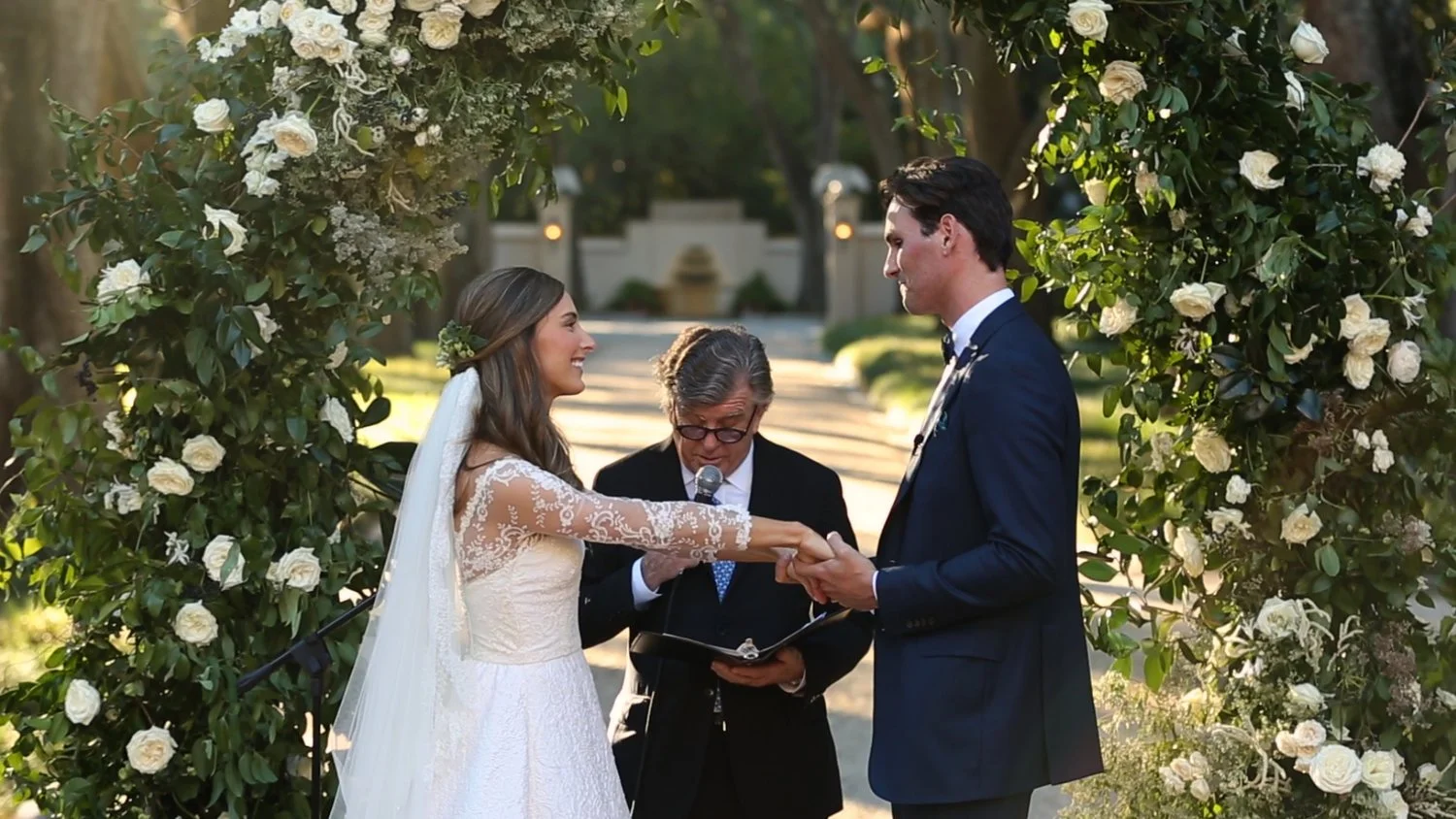 Hillary and Keith's Stunning Longue Vue House and Gardens Wedding: A Garden of Love and Elegance