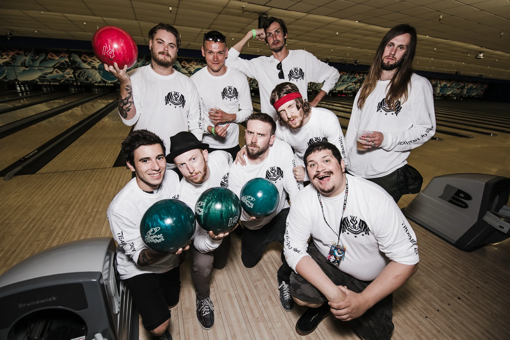 TEAM WHILE SHE SLEEPS