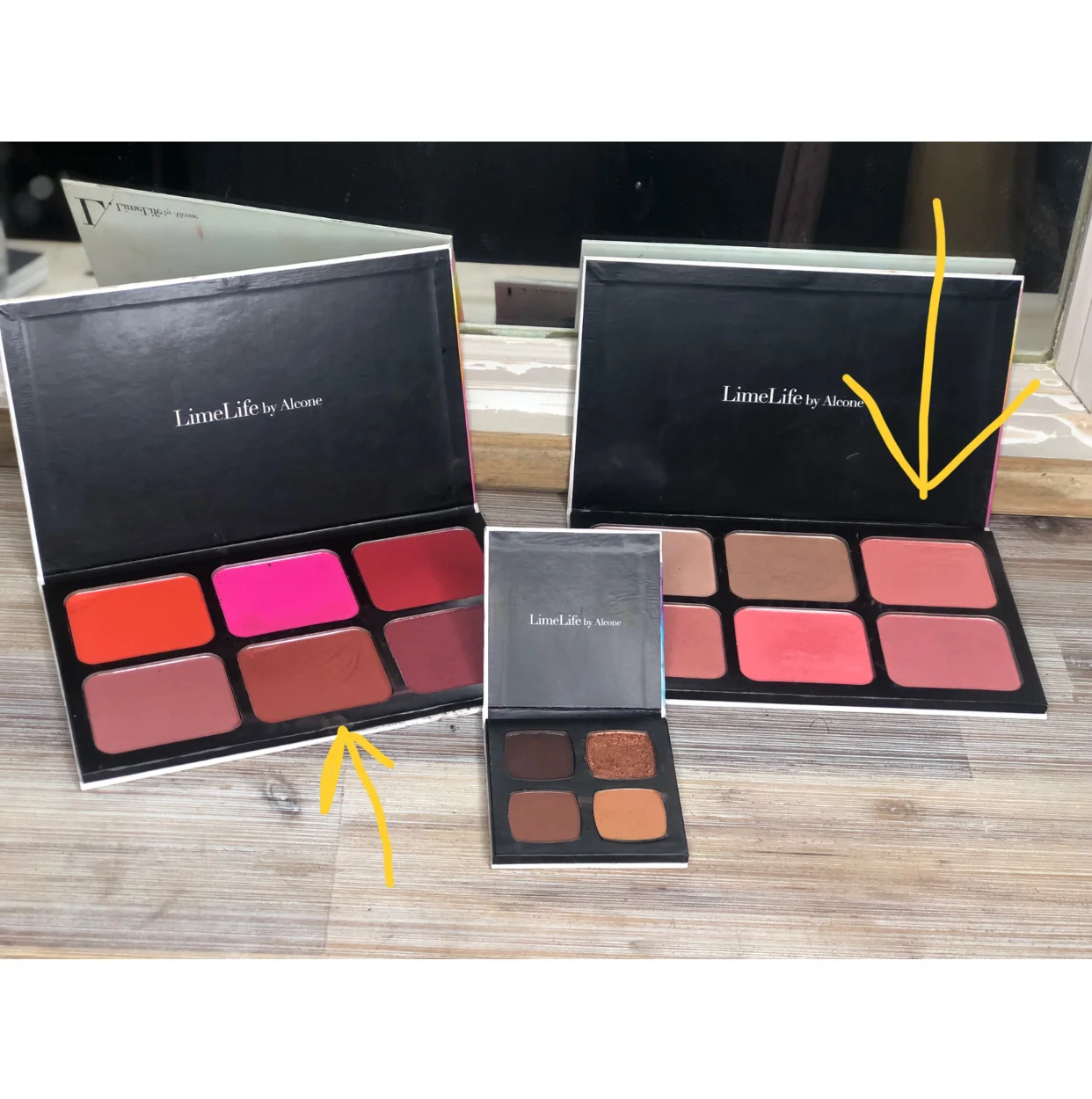 LimeLife blushes. 08 SLAM and 07 Peachy are pointed out by the arrows.