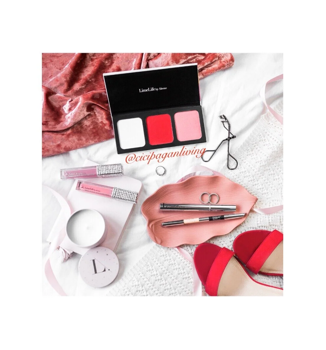 Have a uniform with your favorite colors, styles, and products so you are all ways the best version of yourself!